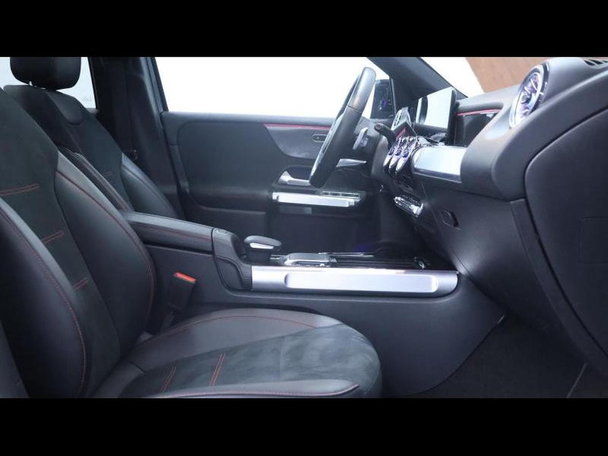Mercedes GLB 200 Amg Line 7g-DCT (2022) - Photo 13