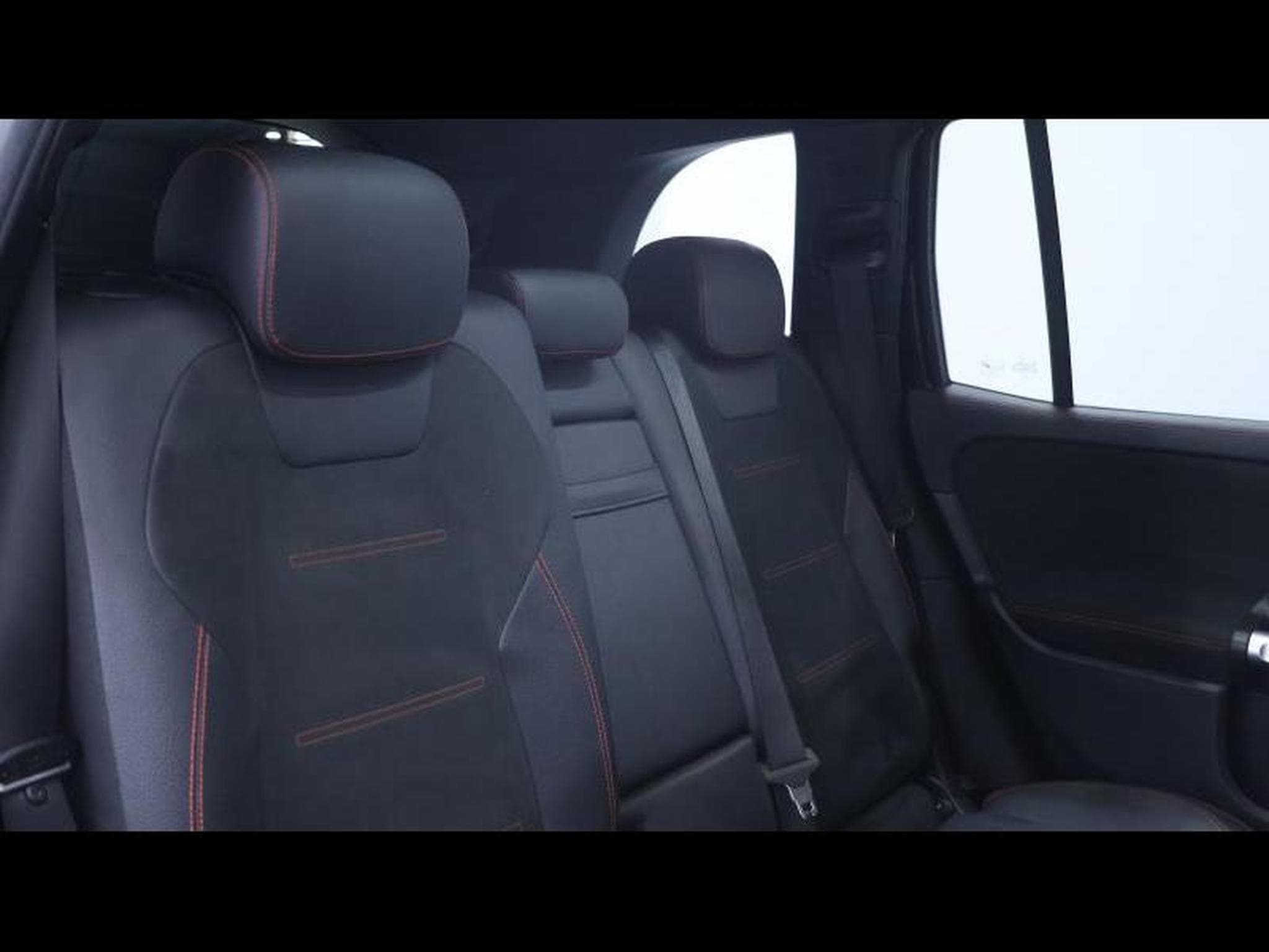 Mercedes GLB 200 Amg Line 7g-DCT (2022) - Photo 16