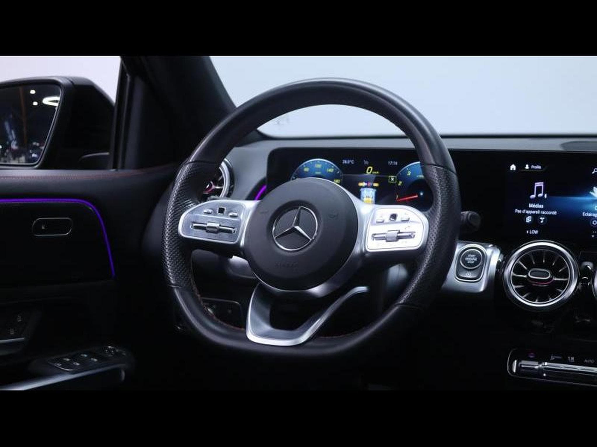 Mercedes GLB 200 Amg Line 7g-DCT (2022) - Photo 18