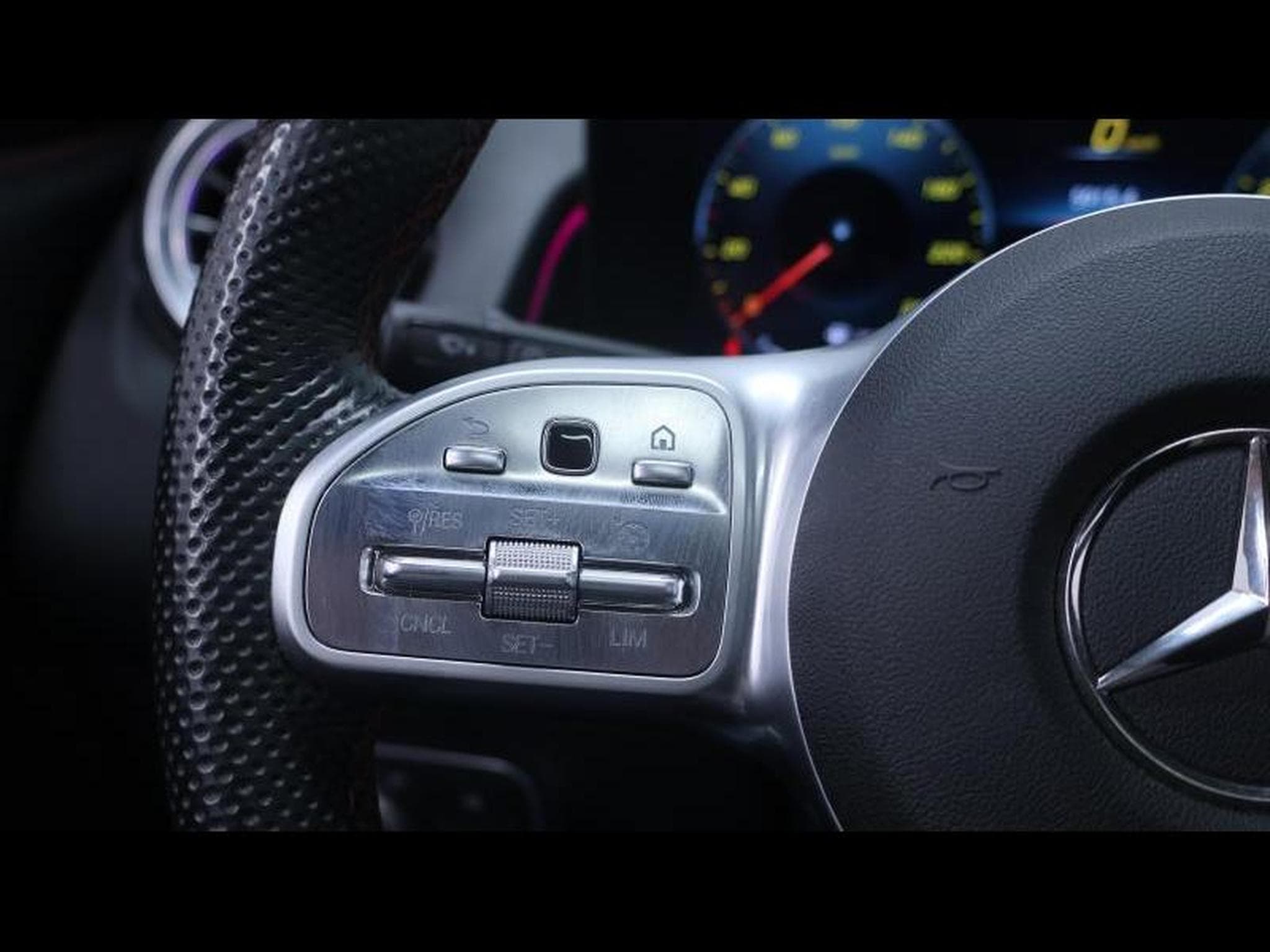 Mercedes GLB 200 Amg Line 7g-DCT (2022) - Photo 19