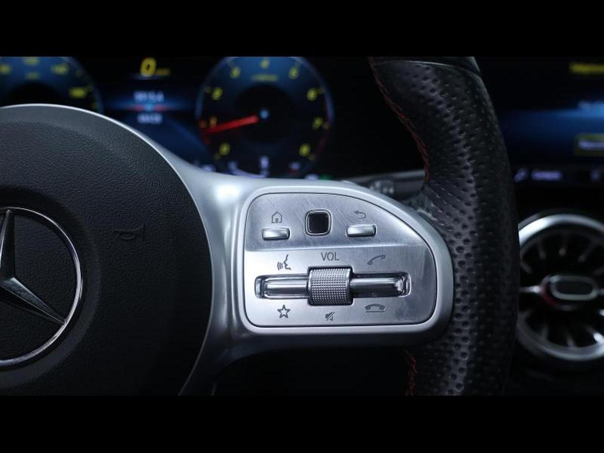 Mercedes GLB 200 Amg Line 7g-DCT (2022) - Photo 20