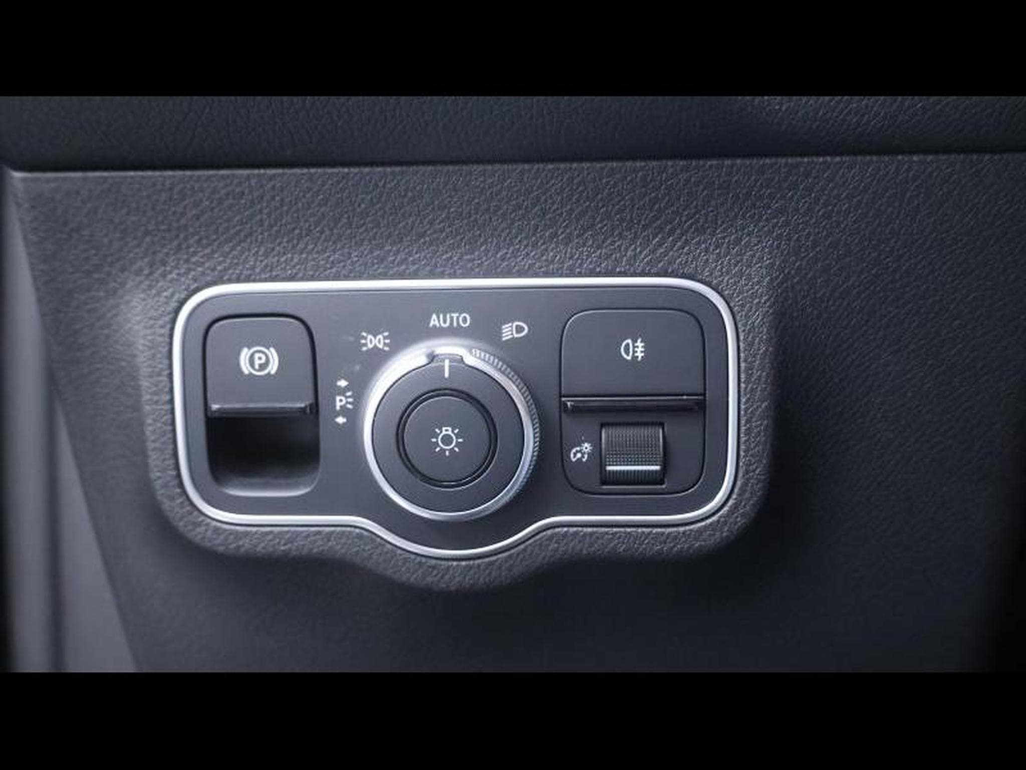 Mercedes GLB 200 Amg Line 7g-DCT (2022) - Photo 29