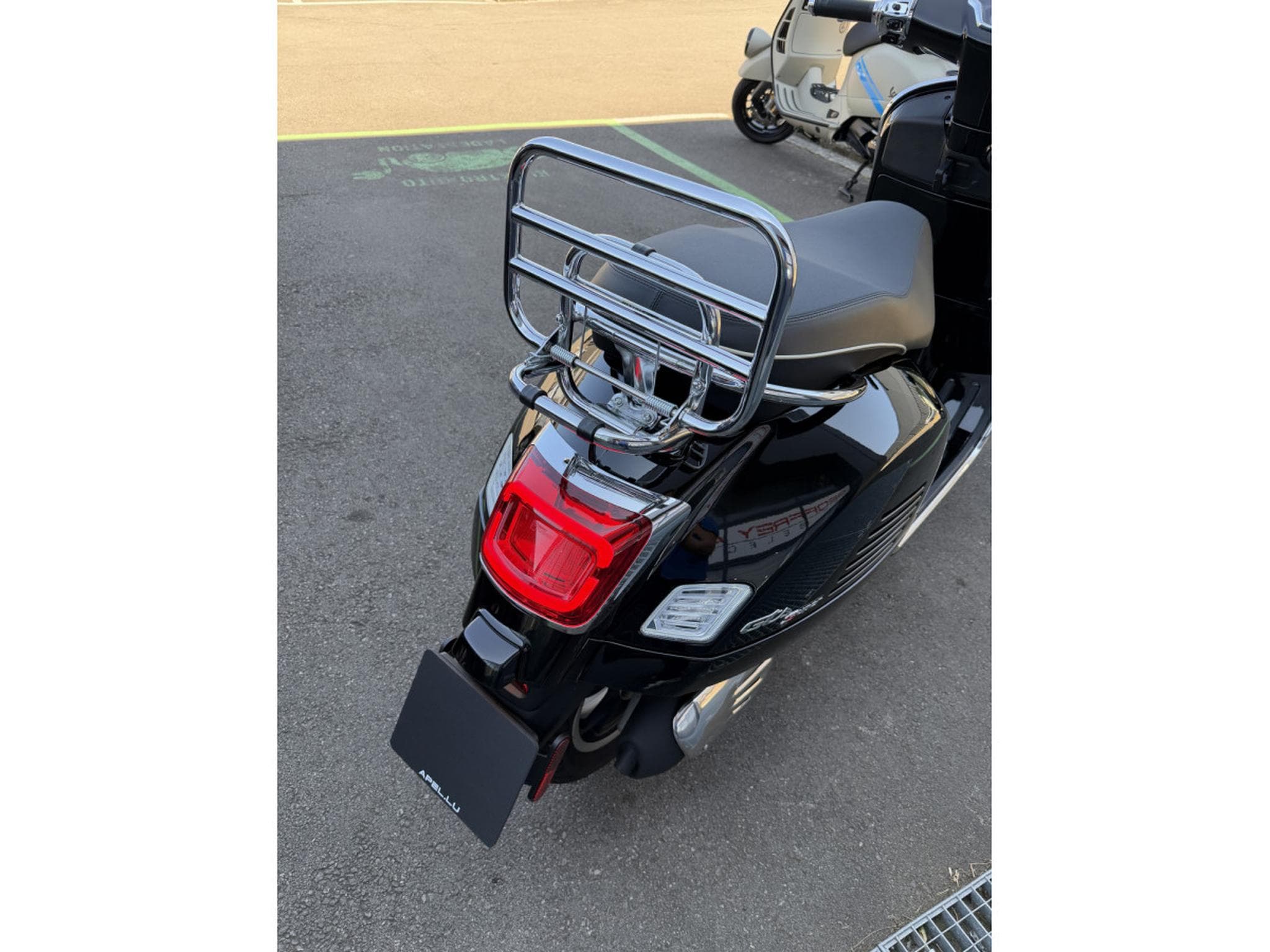 Vespa GTS Super (2023) - Photo 4