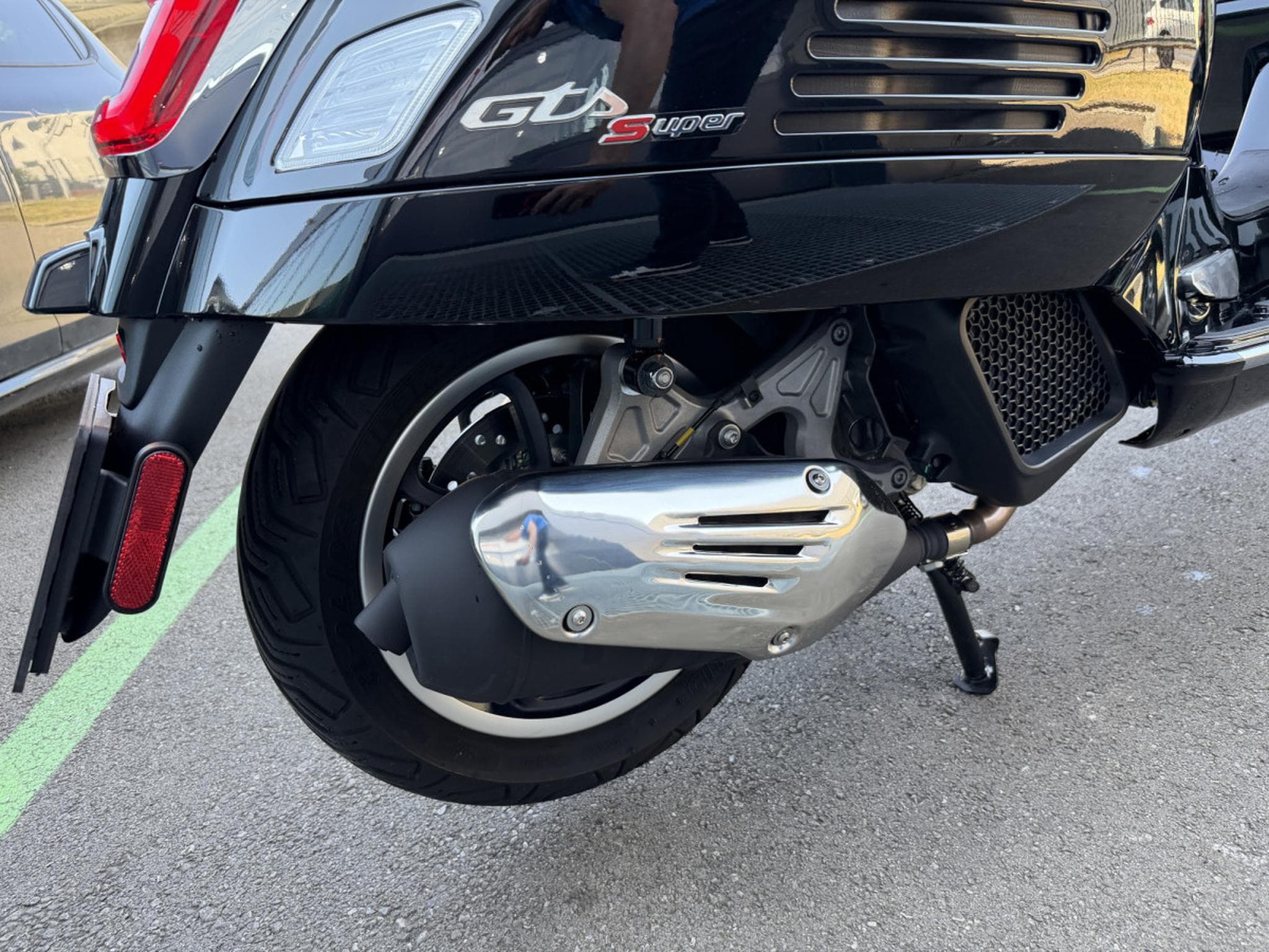 Vespa GTS Super (2023) - Photo 5