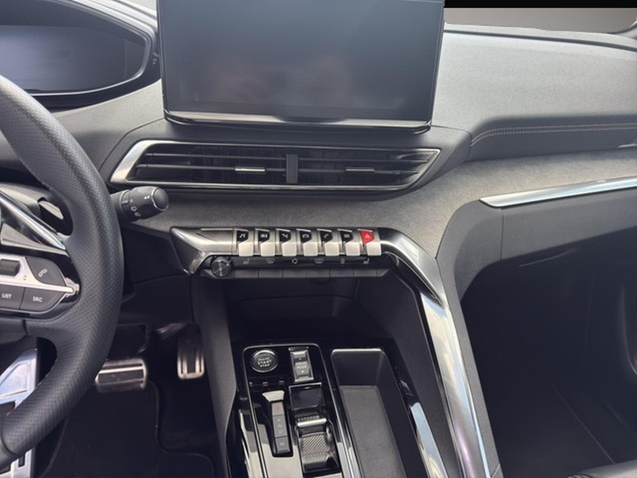 Peugeot 3008 (2024) - Photo 8