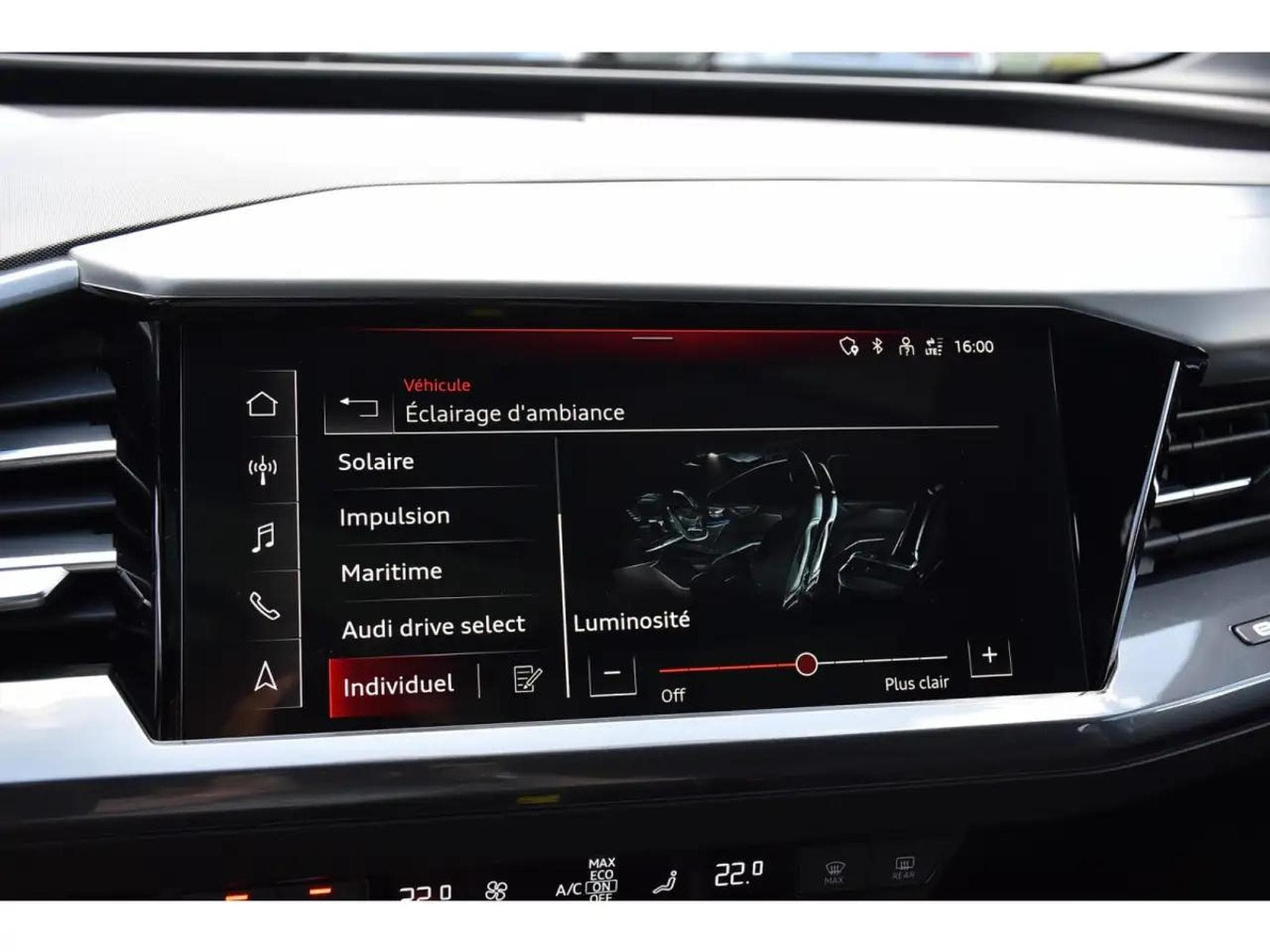 Audi e-tron (2024) - Photo 15