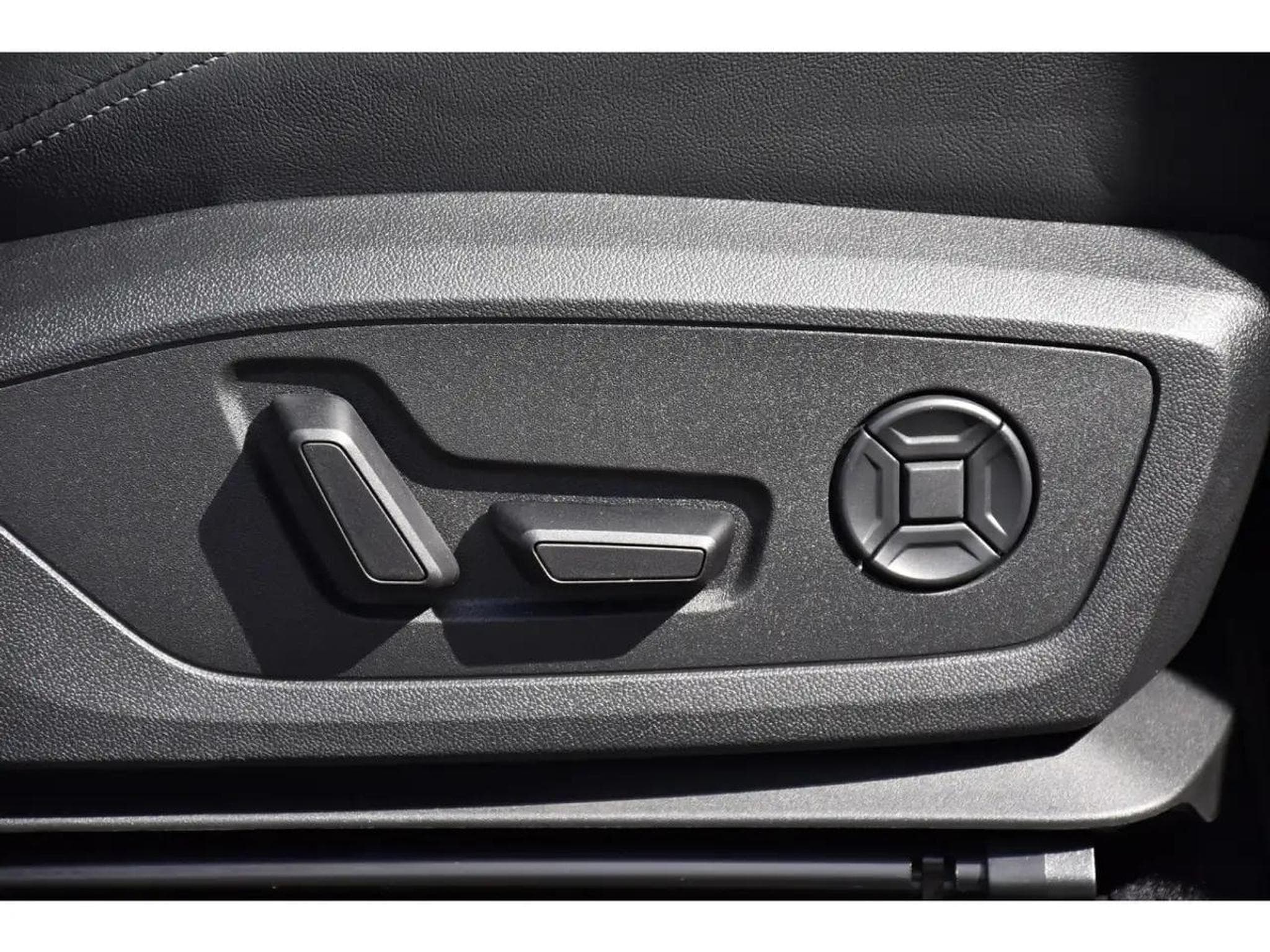 Audi e-tron (2024) - Photo 25