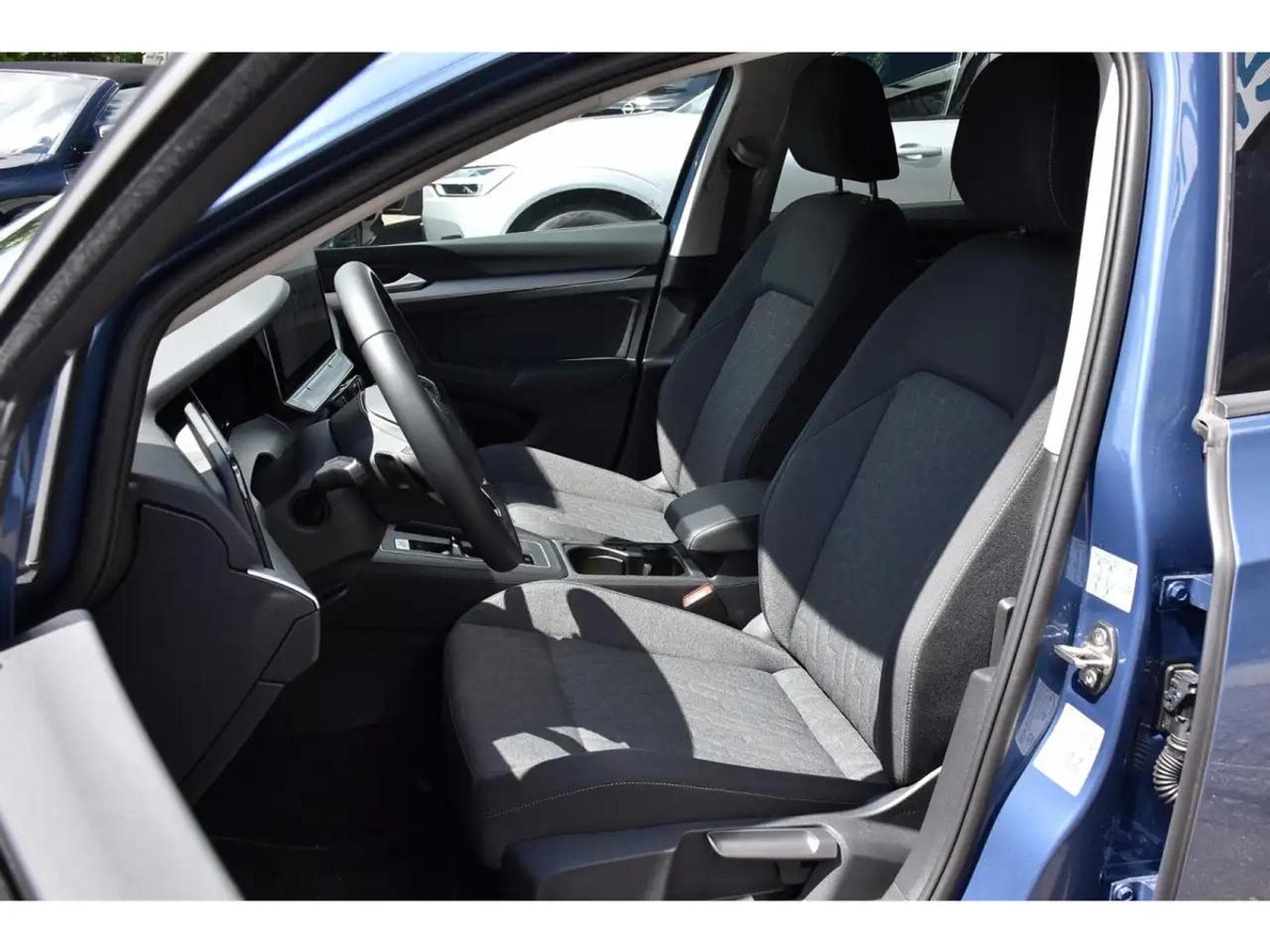 VW Golf (2025) - Photo 6