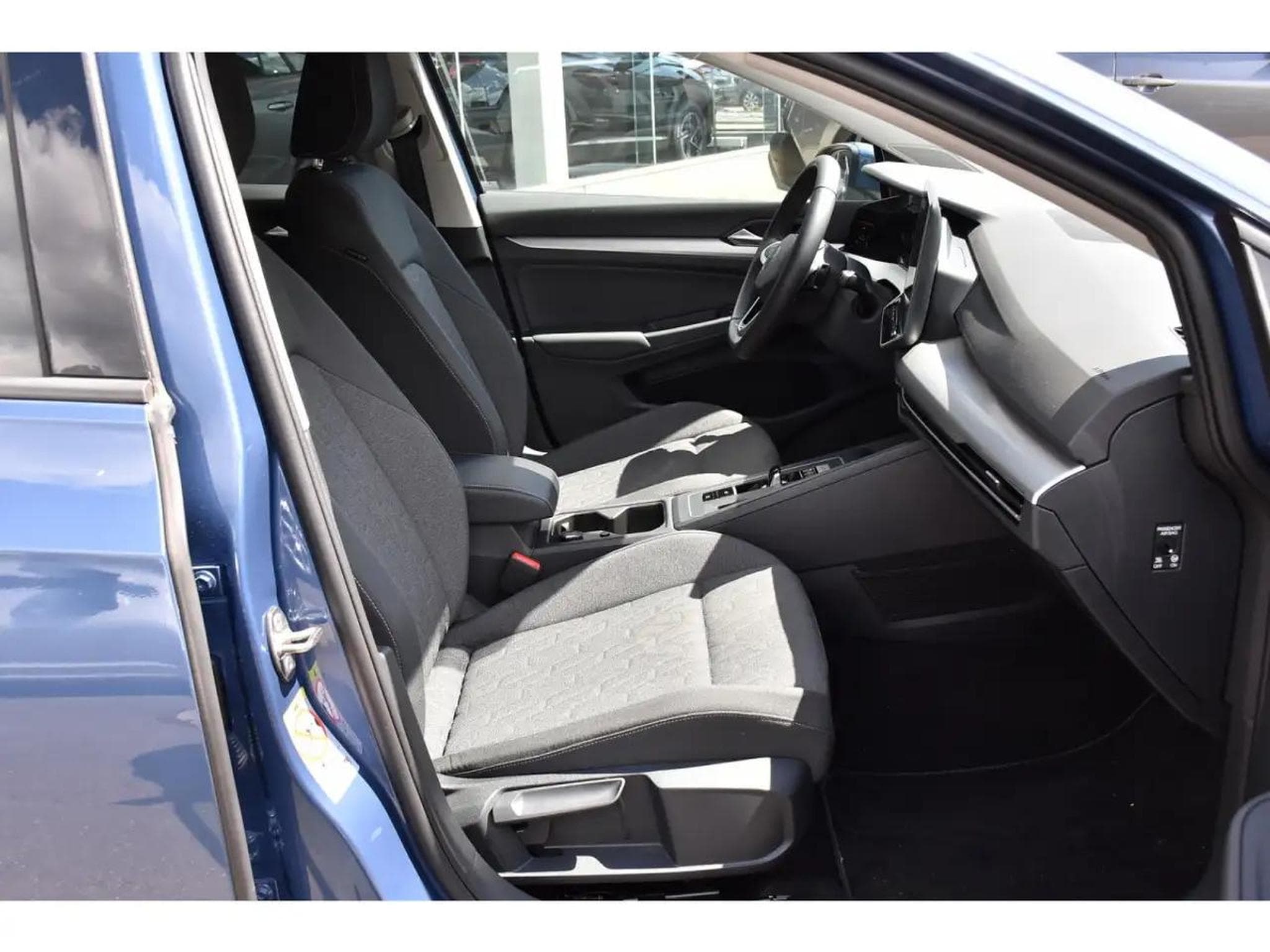 VW Golf (2025) - Photo 7