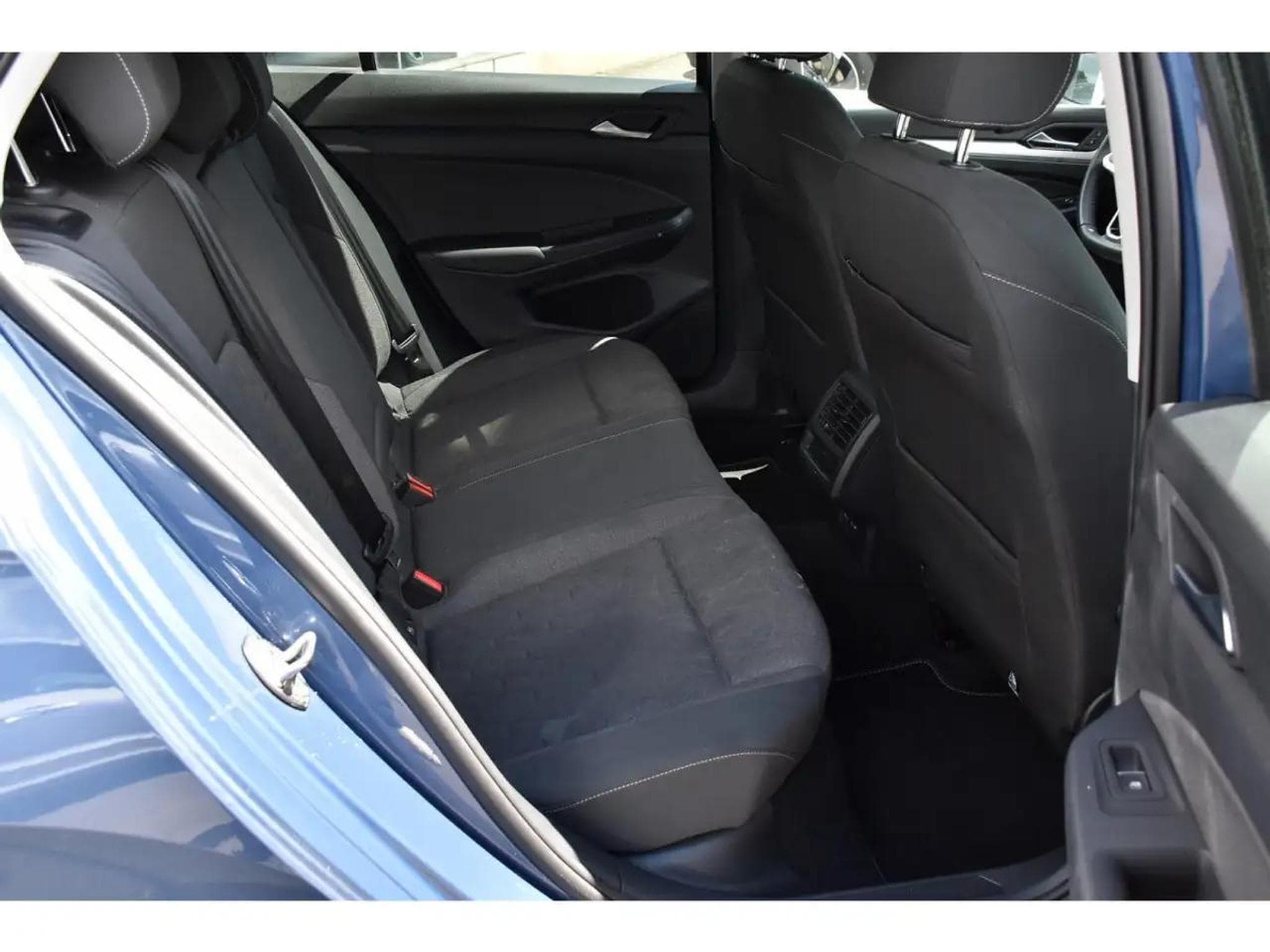 VW Golf (2025) - Photo 8