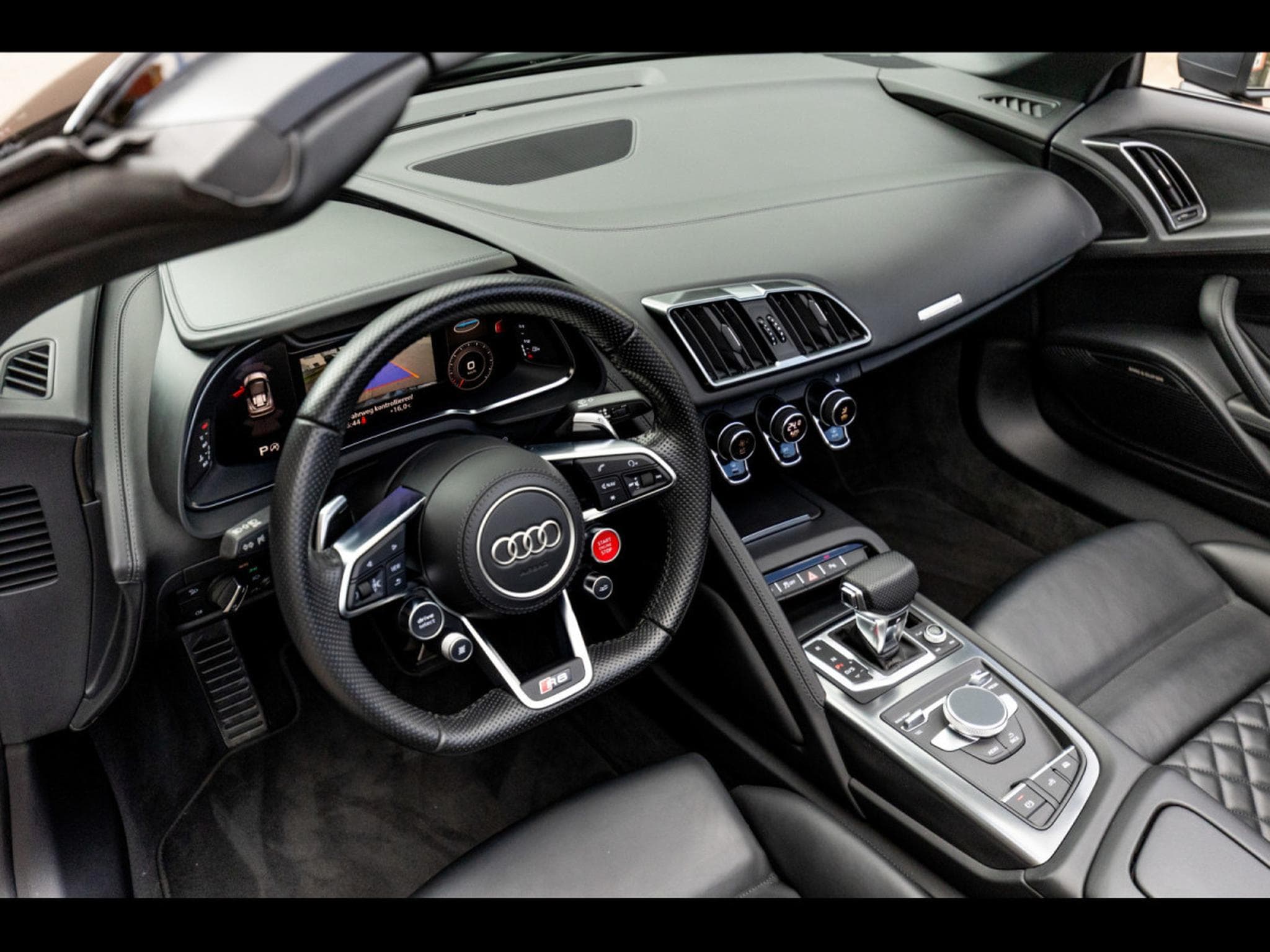 Audi R8 SPYDER V10 PERFORMANCE 5.2 FSI QUATTRO S-TRONIC – PACK KARHU (2022) - Photo 10