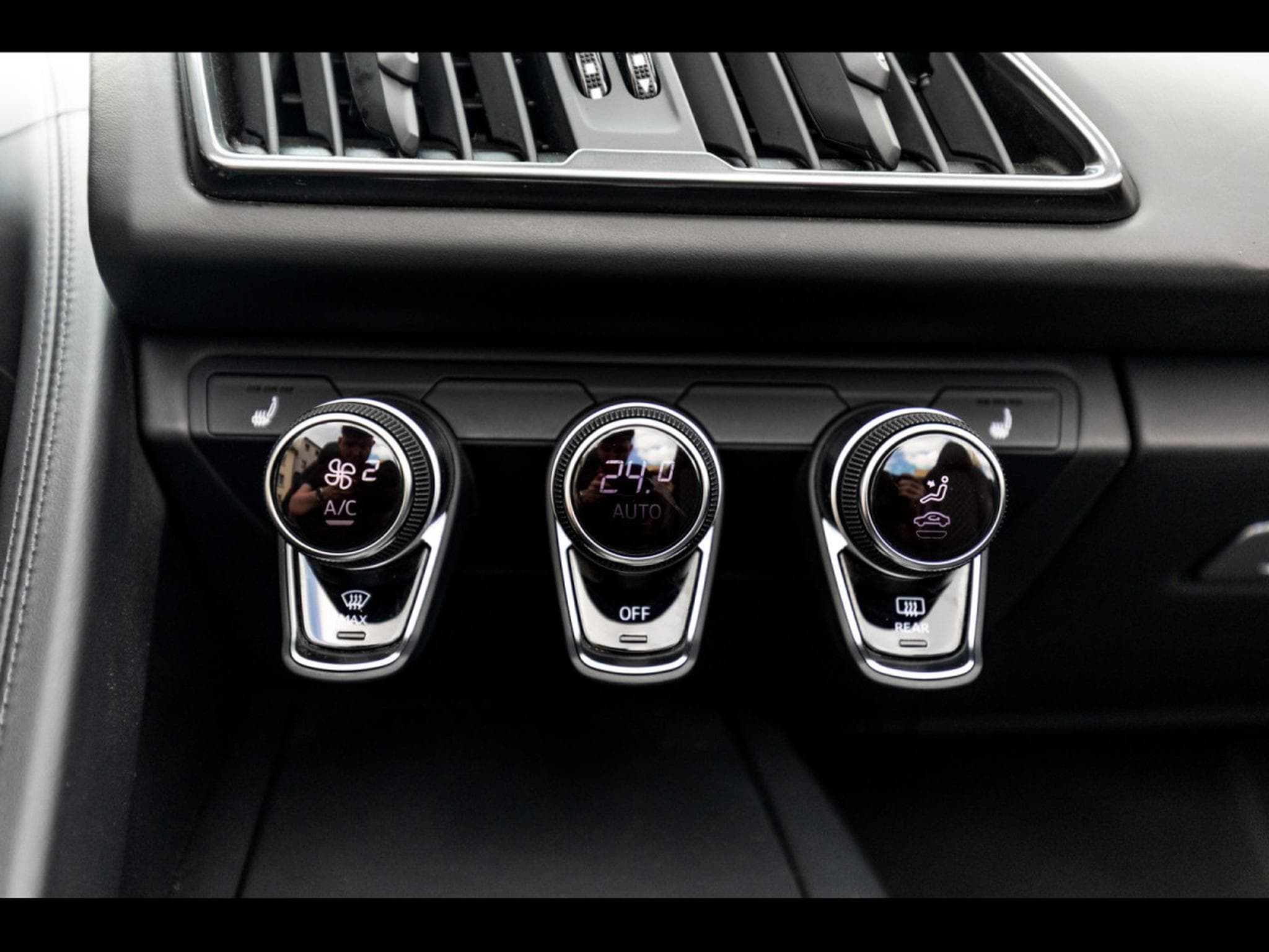 Audi R8 SPYDER V10 PERFORMANCE 5.2 FSI QUATTRO S-TRONIC – PACK KARHU (2022) - Photo 19