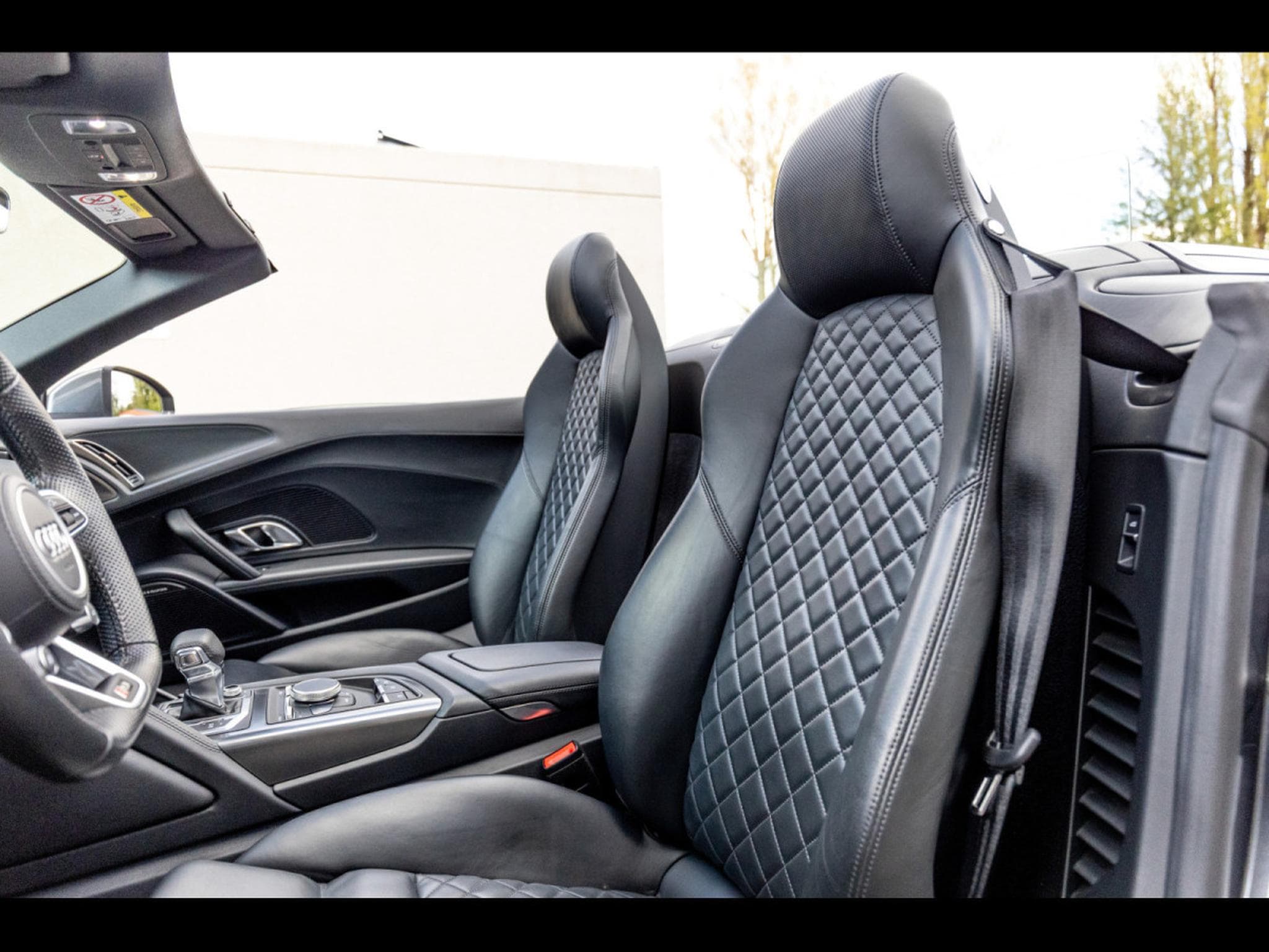 Audi R8 SPYDER V10 PERFORMANCE 5.2 FSI QUATTRO S-TRONIC – PACK KARHU (2022) - Photo 23