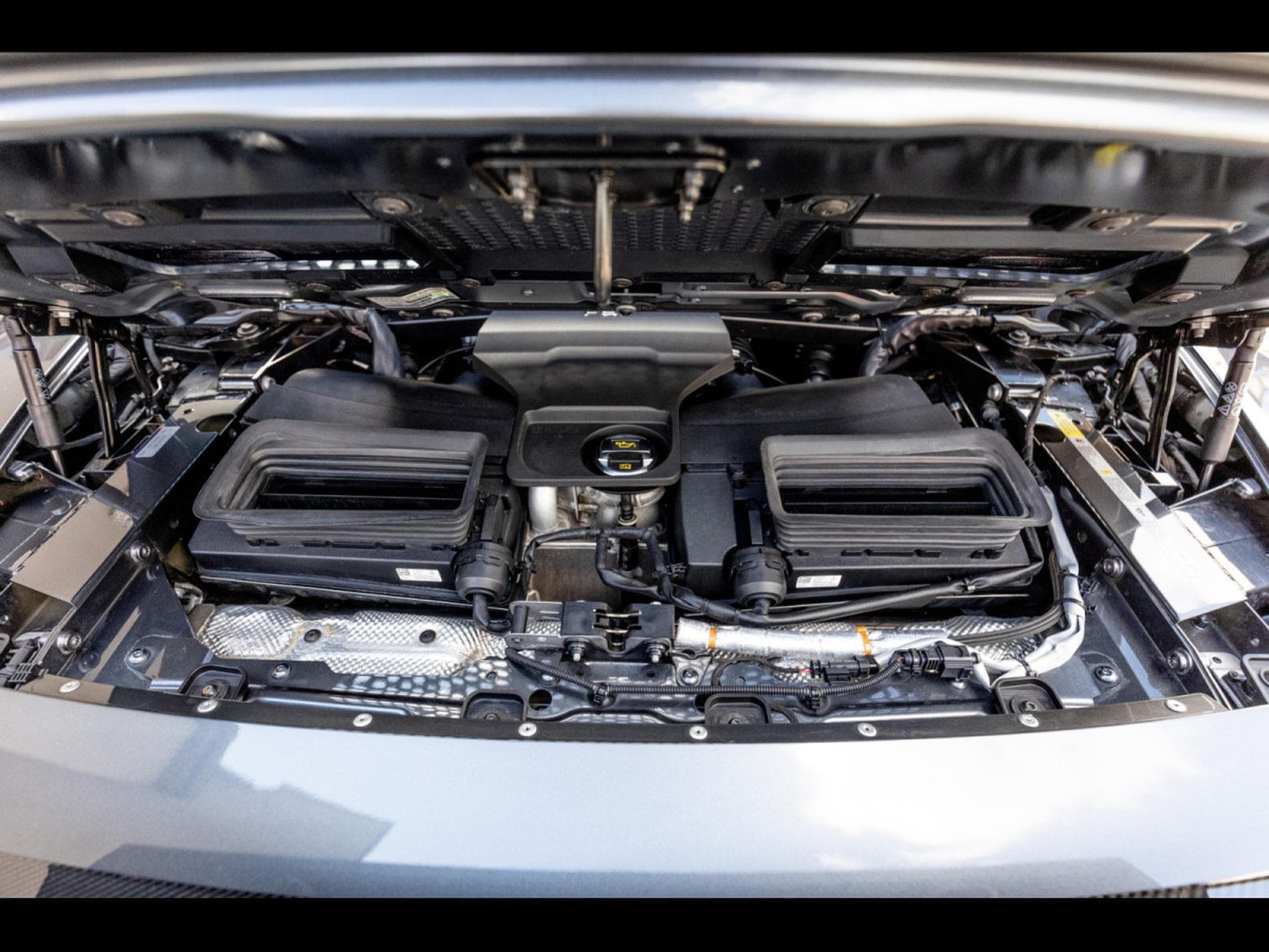 Audi R8 SPYDER V10 PERFORMANCE 5.2 FSI QUATTRO S-TRONIC – PACK KARHU (2022) - Photo 24