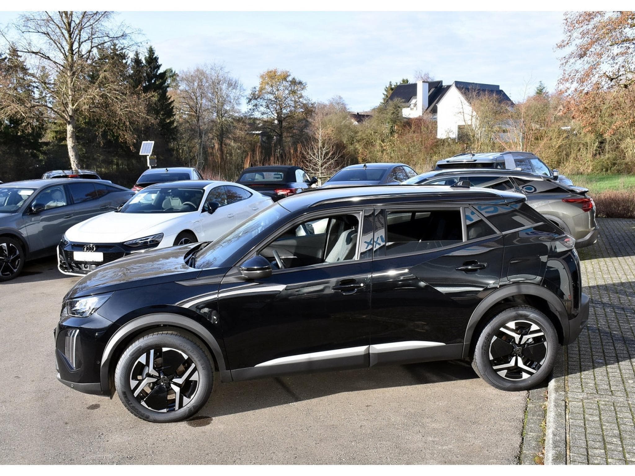 Peugeot 2008 1.2 PureTech Allure ACC GPS LANE SIDE REGUL CAM 360 1° MAIN (2025) - Photo 3