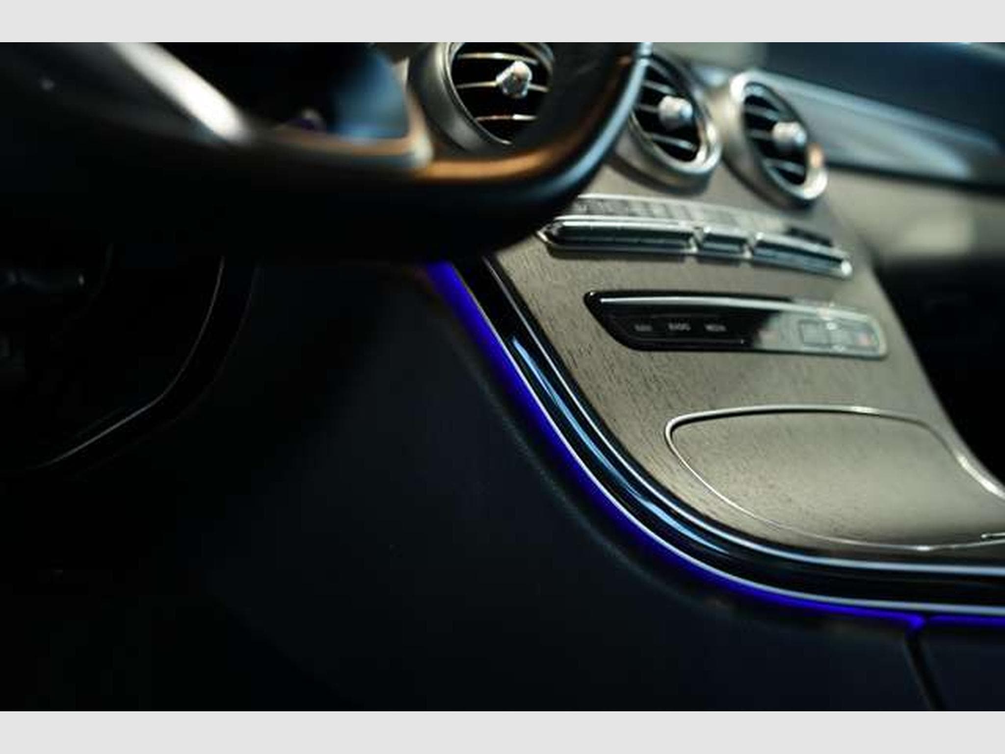 Mercedes C 300 Coupé AMG Line *19 *Pano *Night *Digital (2019) - Photo 36