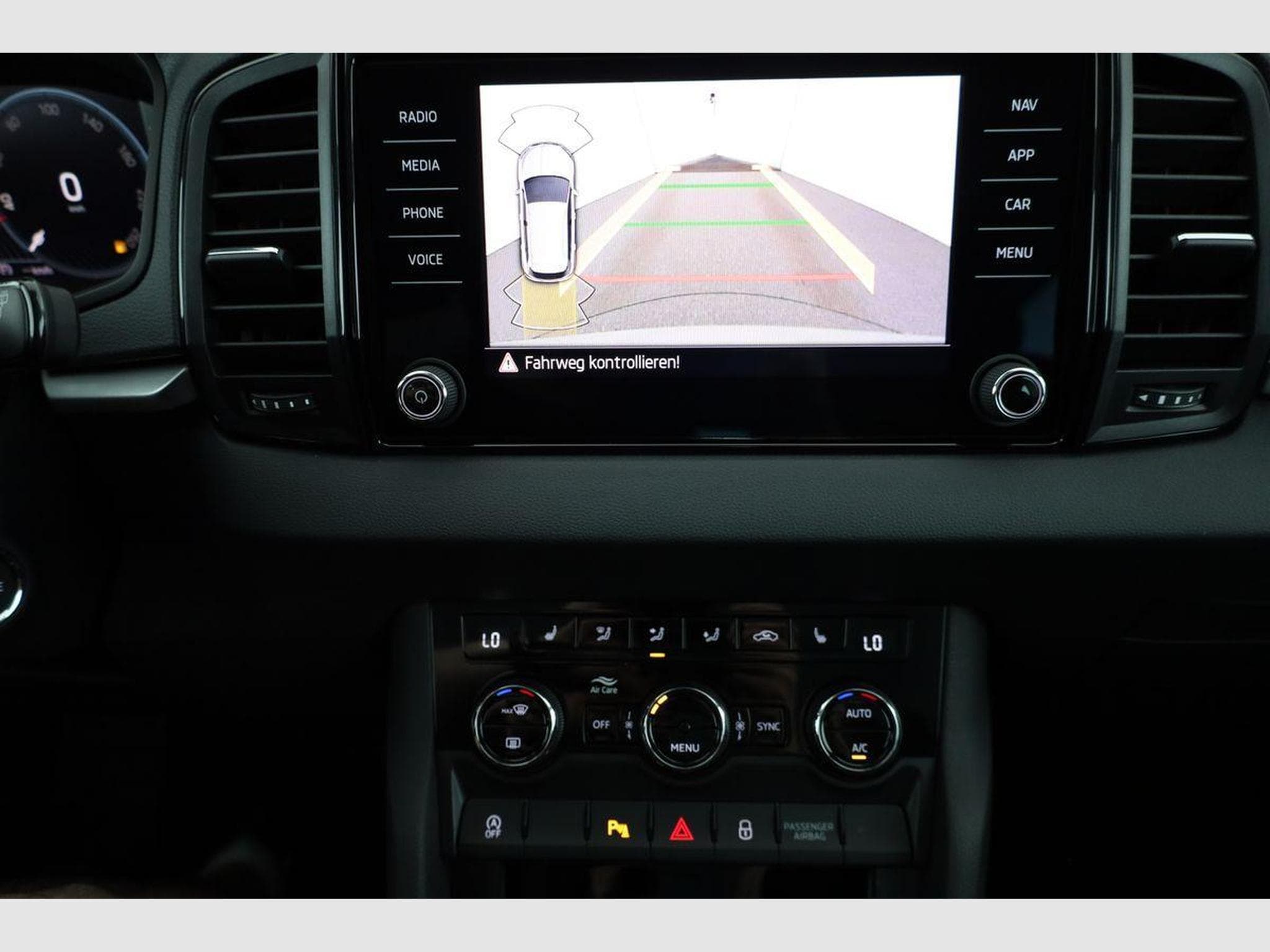Skoda Karoq Selection 4x4 (2026) - Photo 6