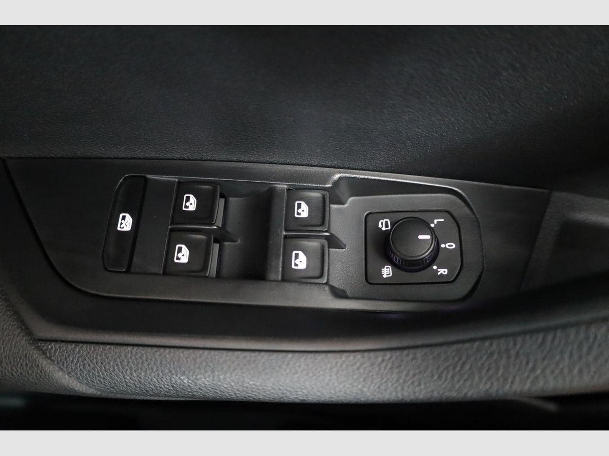 Skoda Karoq Selection 4x4 (2026) - Photo 7