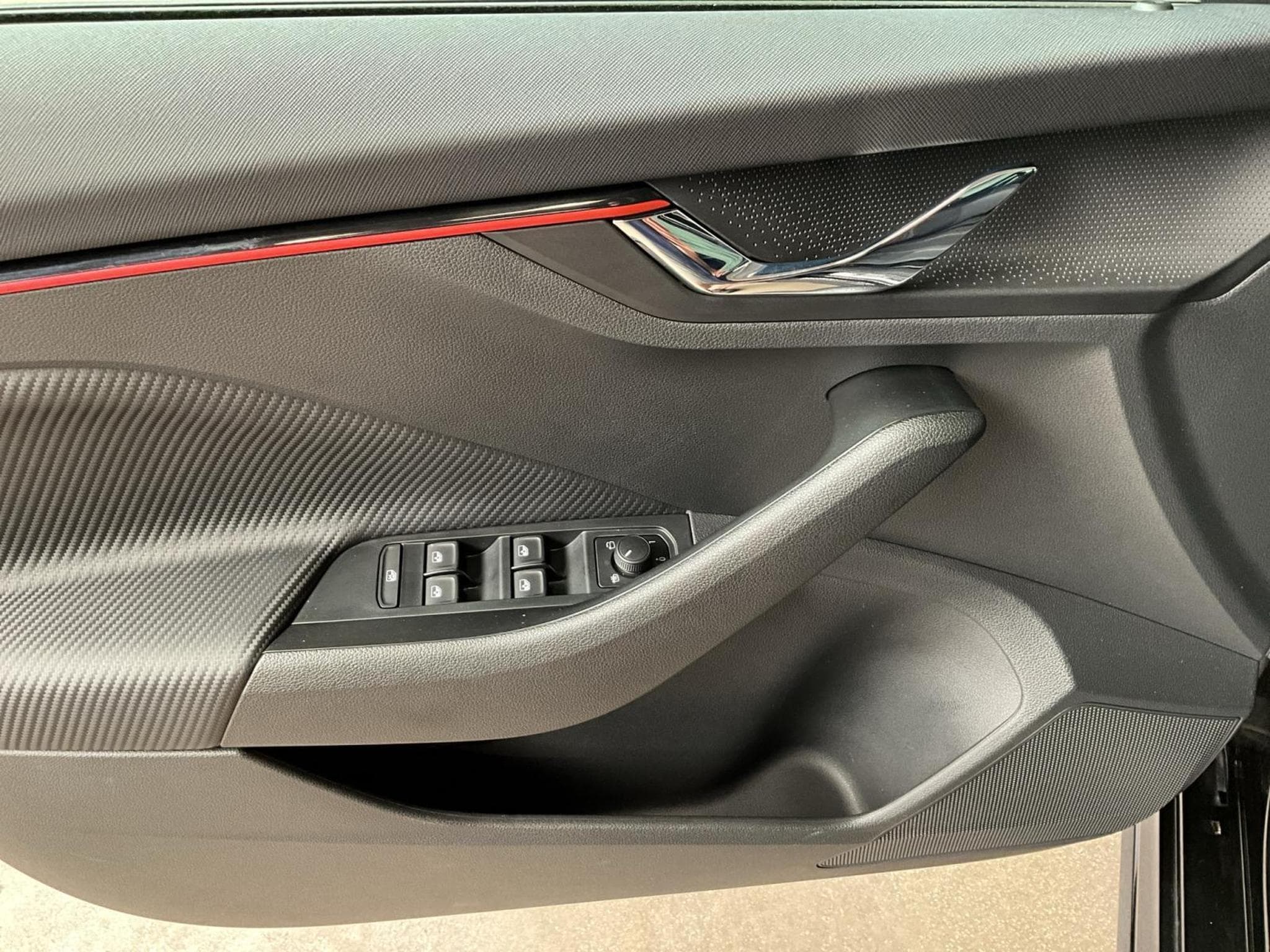 Skoda Kamiq Monte-Carlo+DSG+P.Ass+Navi+LED (2025) - Photo 14