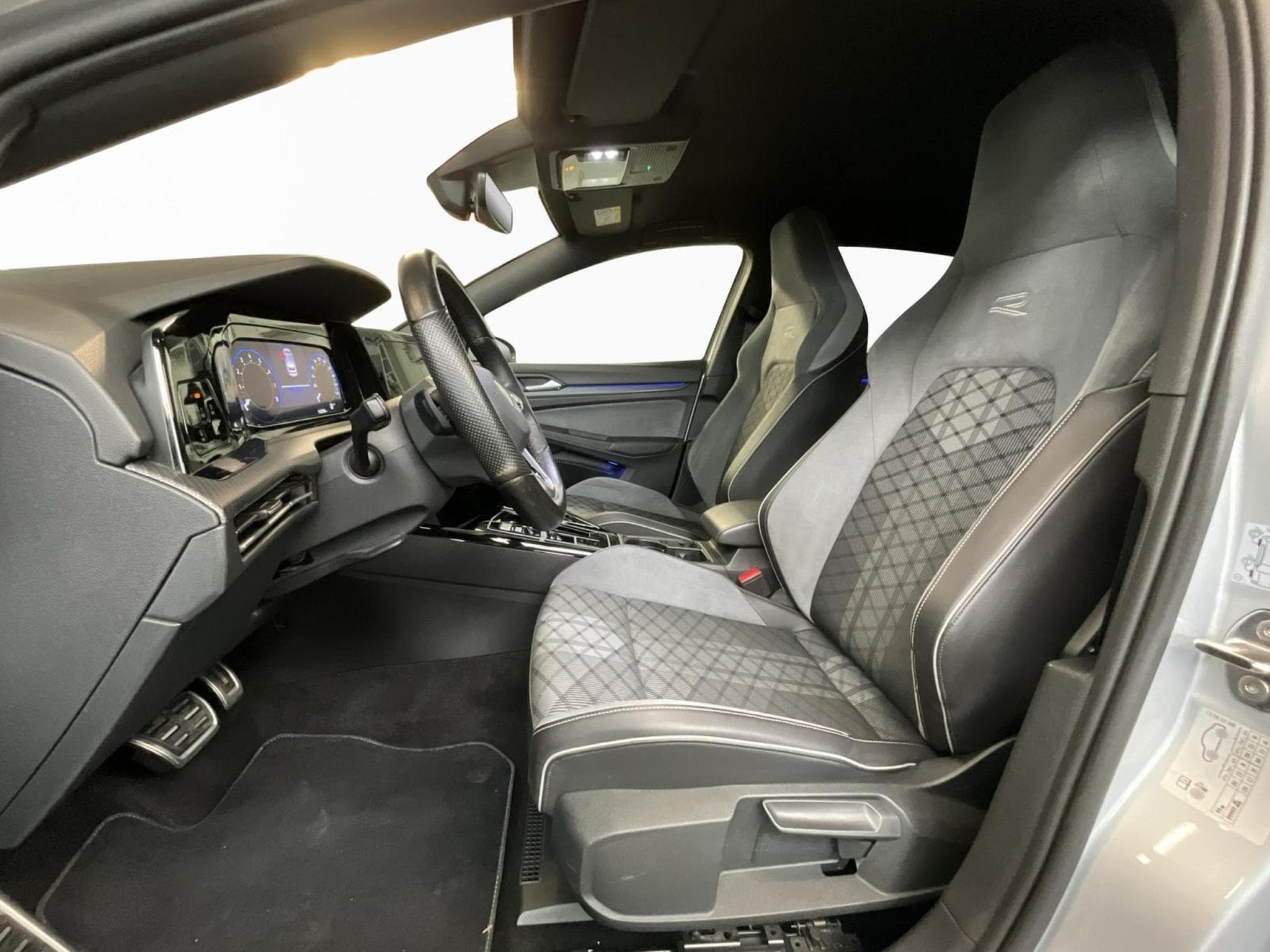 VW Golf R-line+DSG+LED+Navi+RearView (2022) - Photo 9