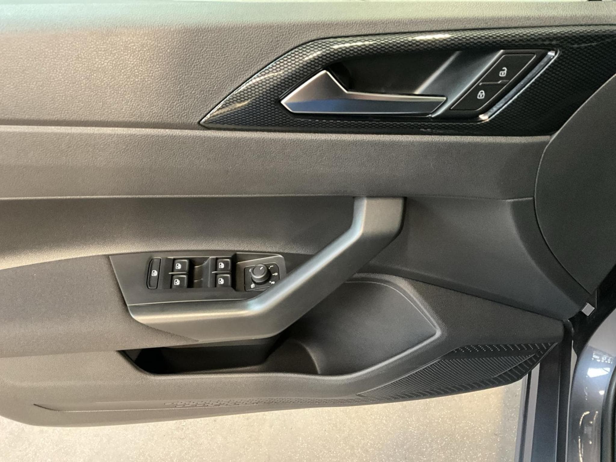 VW Polo Life+P.ASS+P.Lumiere+TSI+DAB (2025) - Photo 14