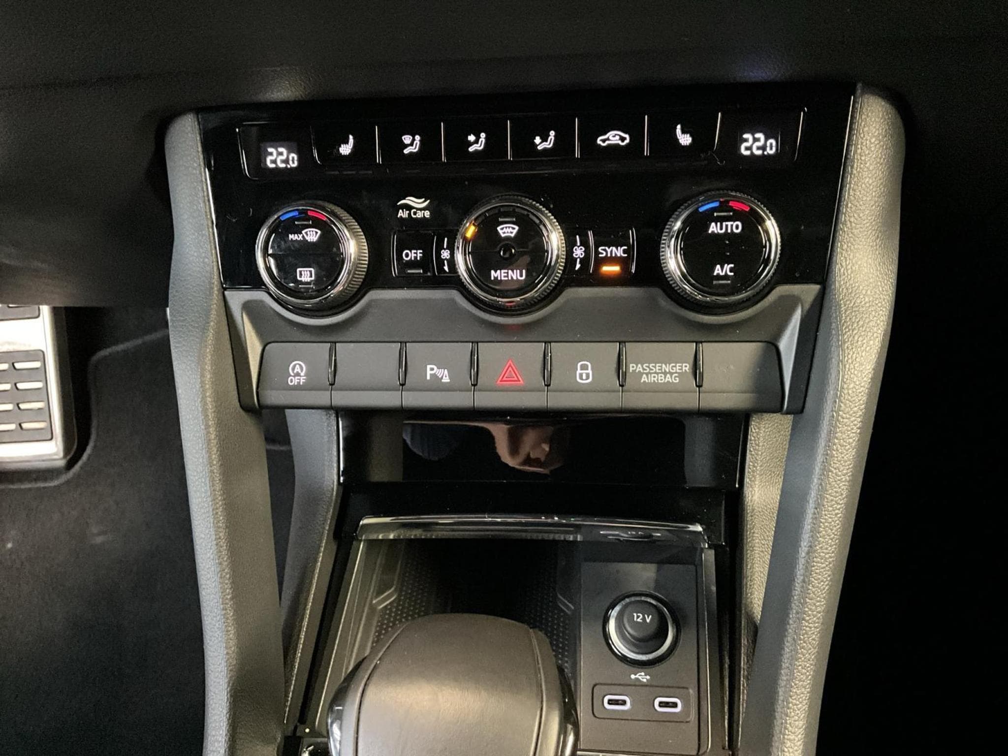 Skoda Karoq Sportline+DSG+KESSY+P.Travel-Ass.+AHK (2025) - Photo 17