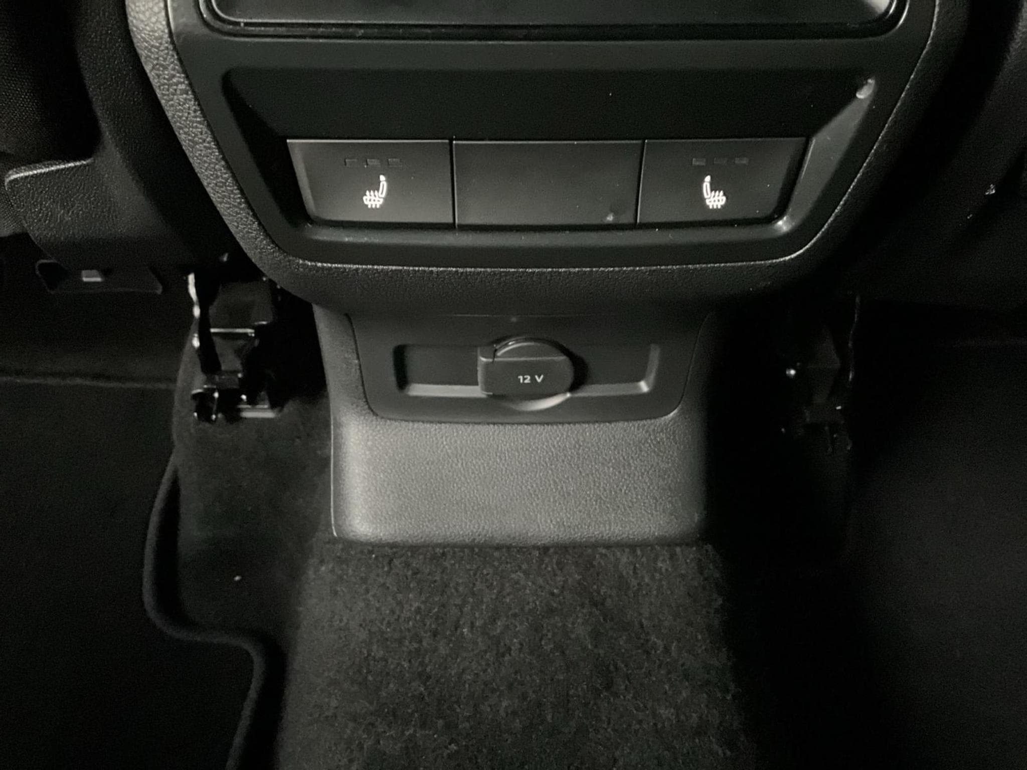 Skoda Karoq Sportline+DSG+KESSY+P.Travel-Ass.+AHK (2025) - Photo 19