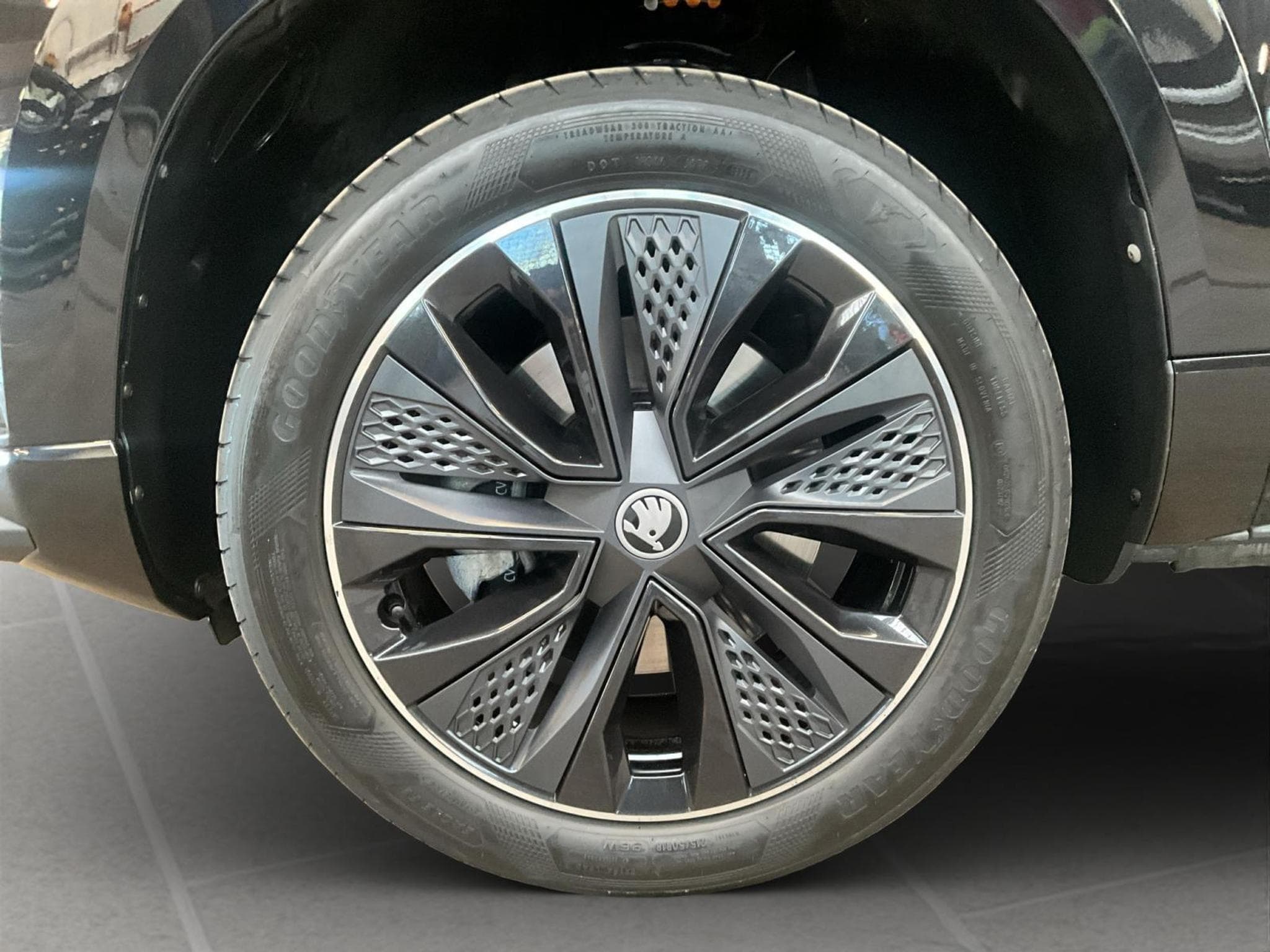 Skoda Karoq Sportline+DSG+KESSY+P.Travel-Ass.+AHK (2025) - Photo 7