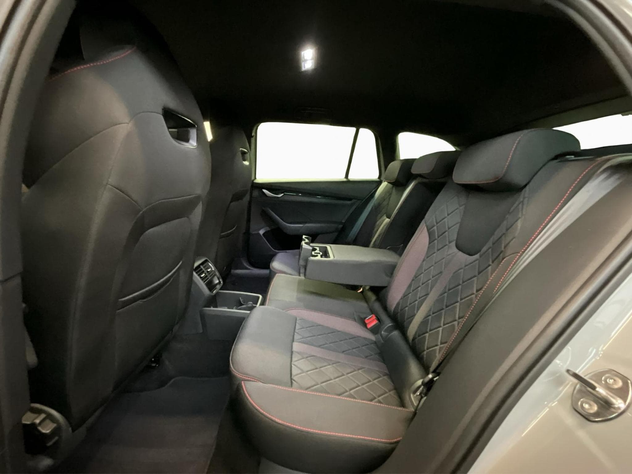 Skoda Octavia RS+DSG+Navi+LED+P.Simply-Clever (2025) - Photo 19