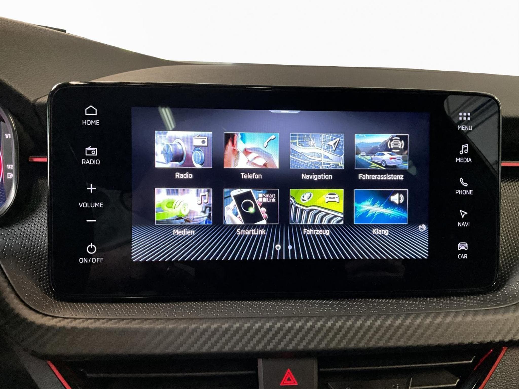 Skoda Kamiq Monte-Carlo+DSG+Park&Go+Pano+P.Ass-Drive+ (2025) - Photo 13