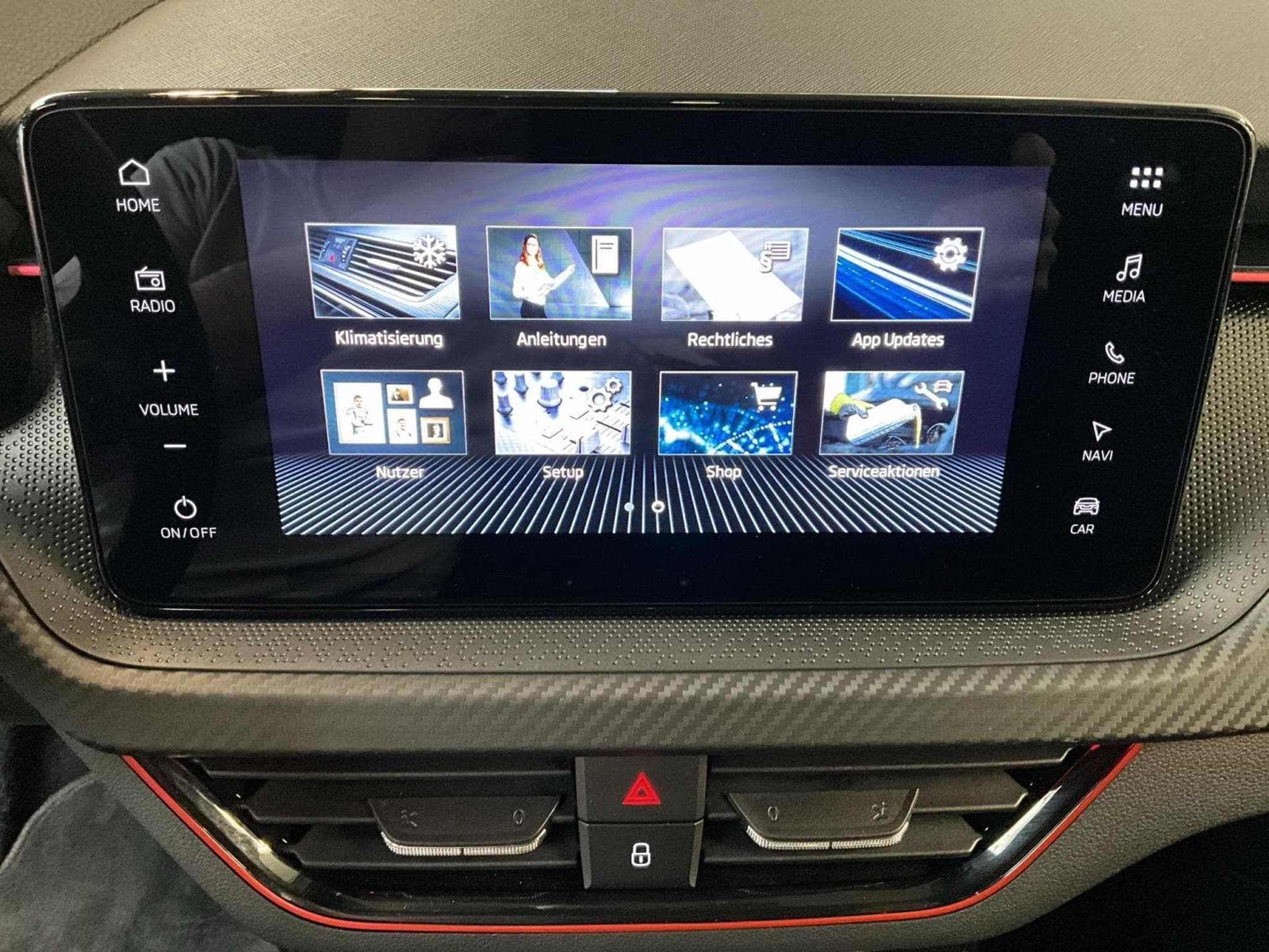 Skoda Kamiq Monte-Carlo+DSG+Park&Go+Pano+P.Ass-Drive+ (2025) - Photo 20