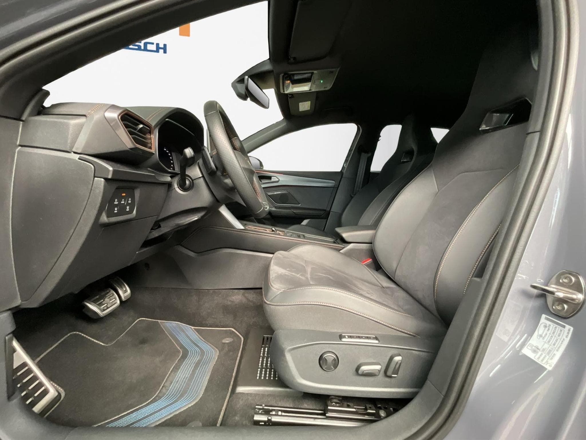 Cupra Leon DSG+Pure-Perf.+Dynamic-Design+Immersive (2025) - Photo 9