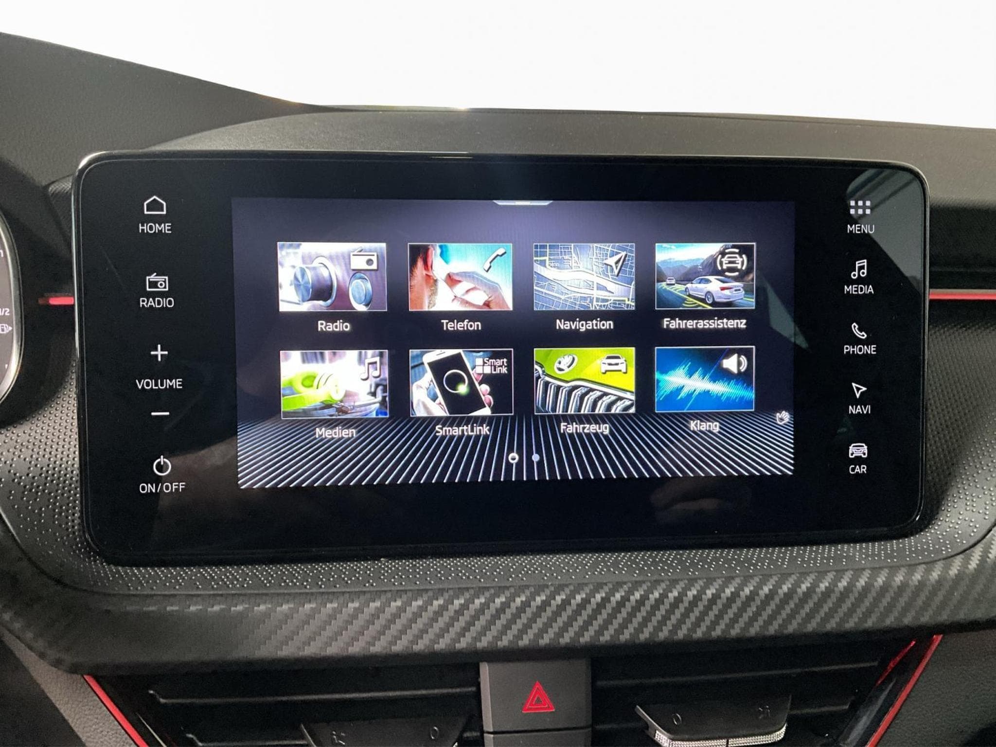 Skoda Scala Monte-Carlo+DSG+Pano+LED+RearView (2025) - Photo 16