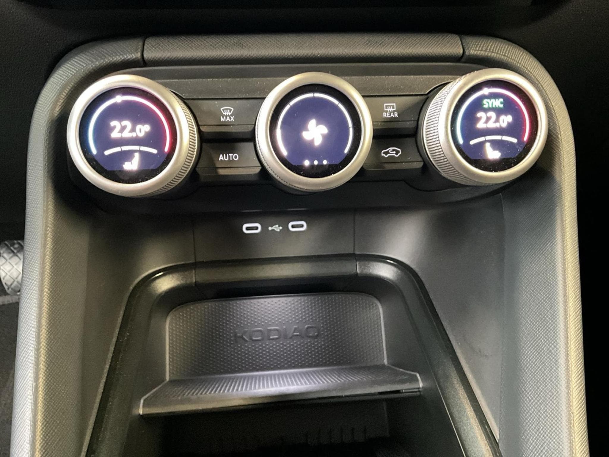 Skoda Kodiaq Selection+DSG+RearView+Navi+LED+digi (2025) - Photo 16