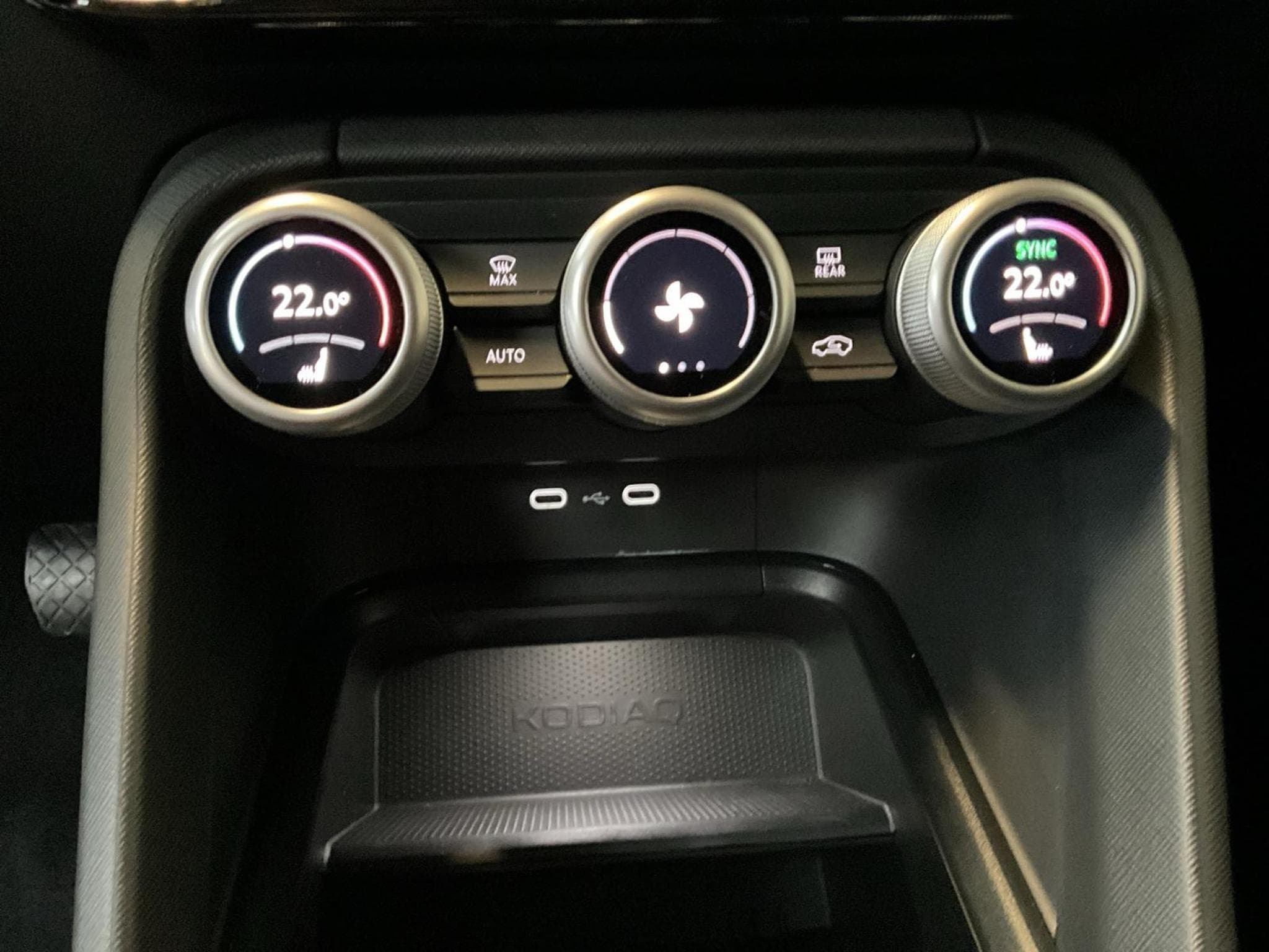Skoda Kodiaq Selection+DSG+RearView+Navi+LED+digi (2025) - Photo 16