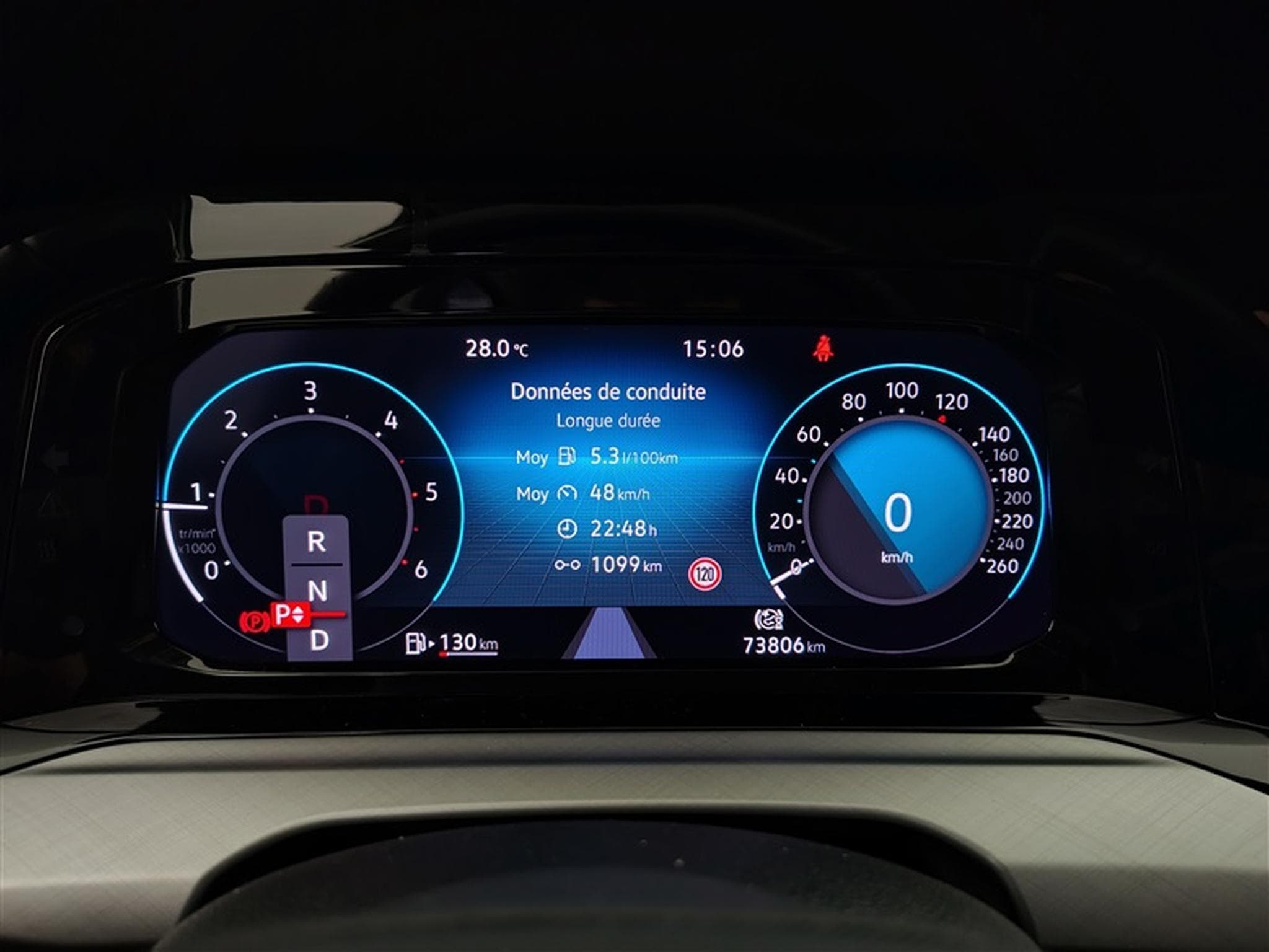 VW Golf 2.0 TDi Life Cuir / Navi Cockpit / Led / PDC av+ar (2024) - Photo 10