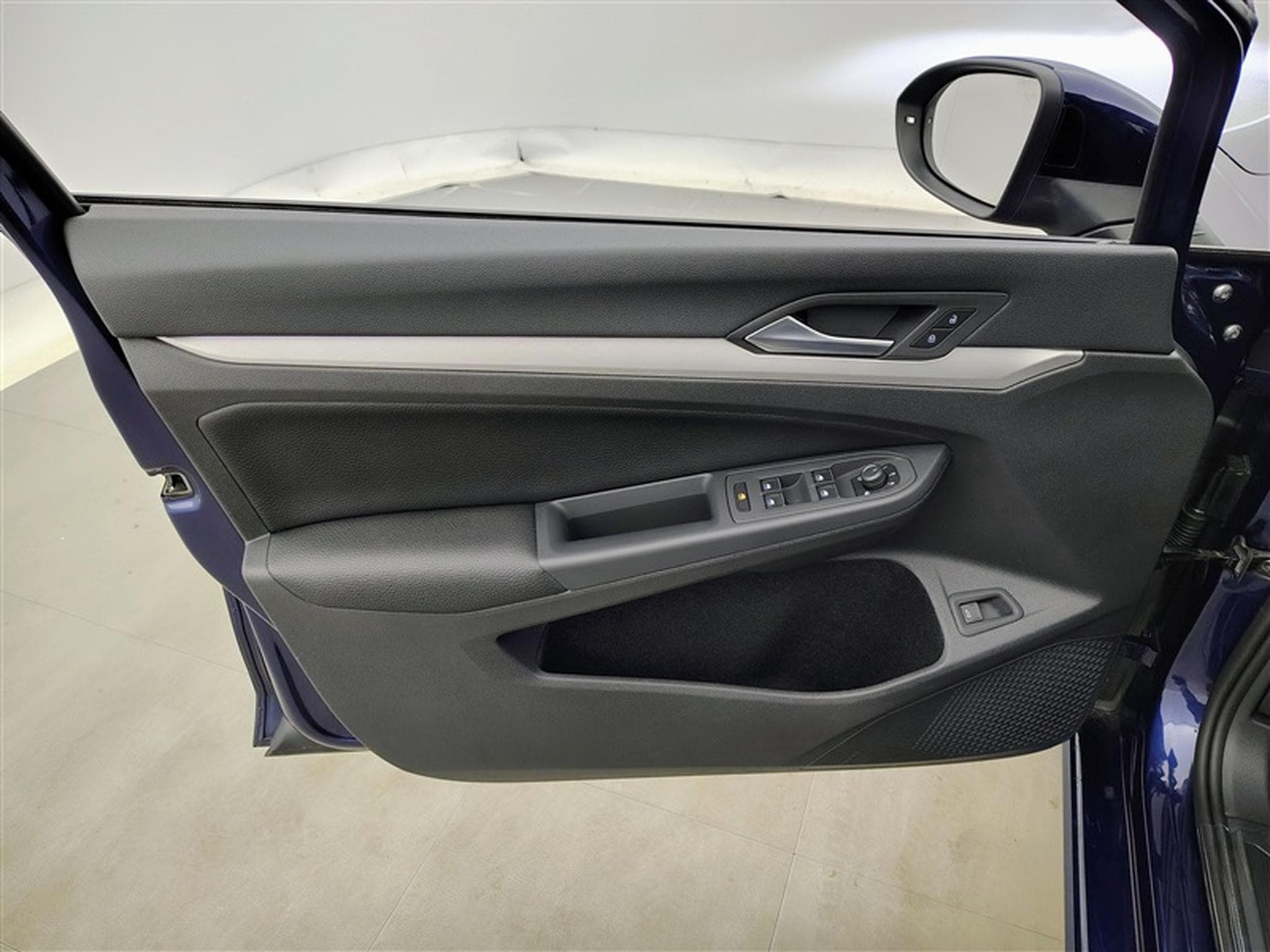 VW Golf 2.0 TDi Life Cuir / Navi Cockpit / Led / PDC av+ar (2024) - Photo 17