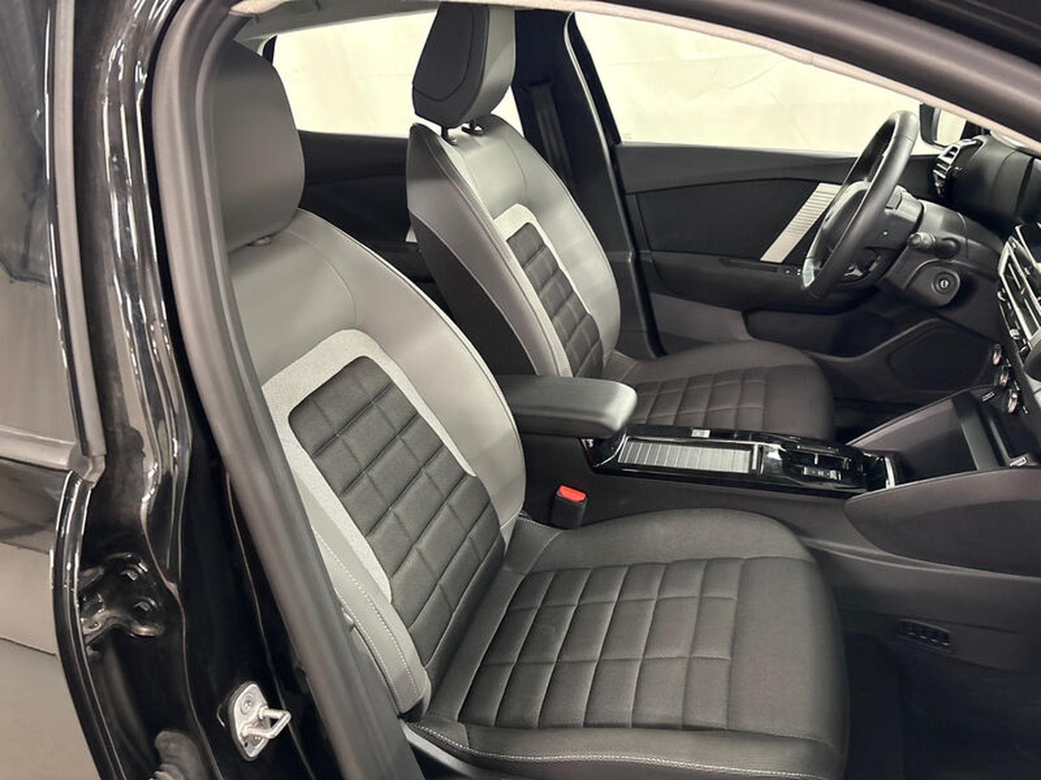Citroen C4 Plus (2025) - Photo 17