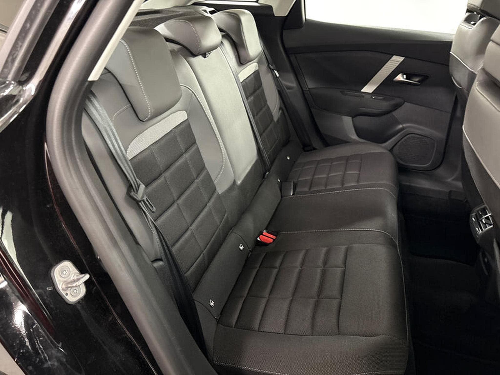 Citroen C4 Plus (2025) - Photo 18