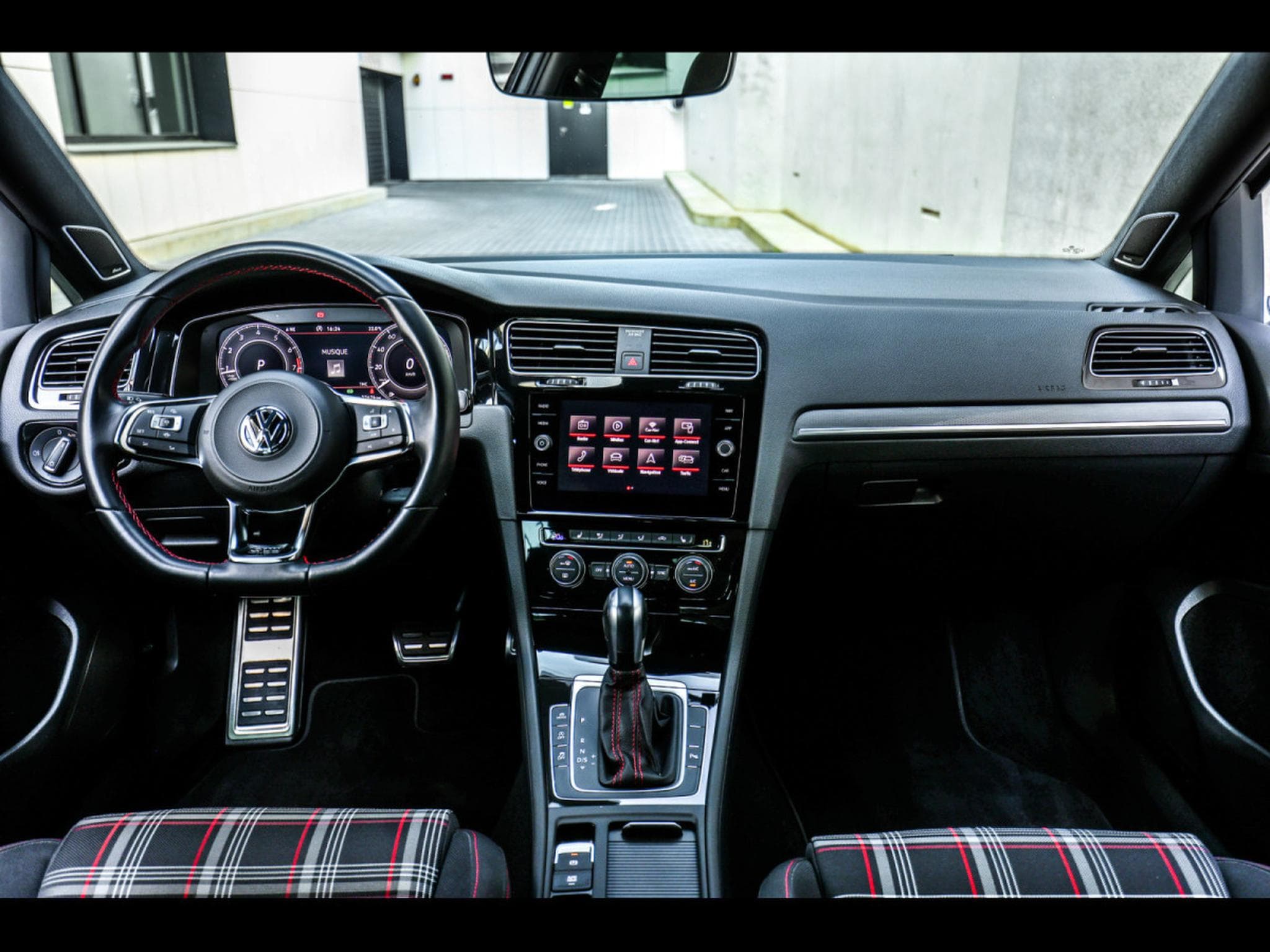 VW Golf 2.0 TSI GTI PERFORMANCE DSG7 – PACK BUSINESS PREMIUM - INDIU (2020) - Photo 13