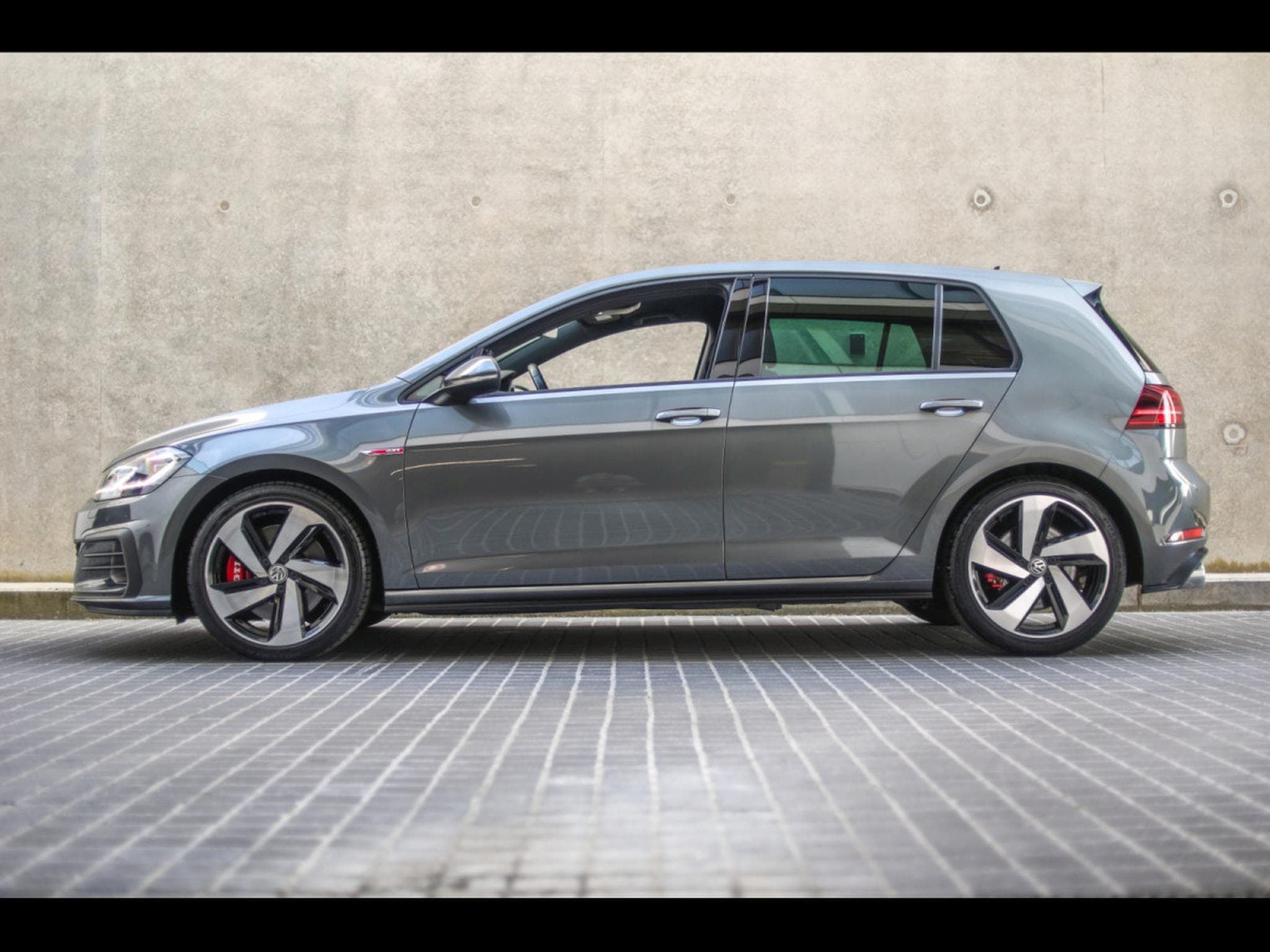 VW Golf 2.0 TSI GTI PERFORMANCE DSG7 – PACK BUSINESS PREMIUM - INDIU (2020) - Photo 2