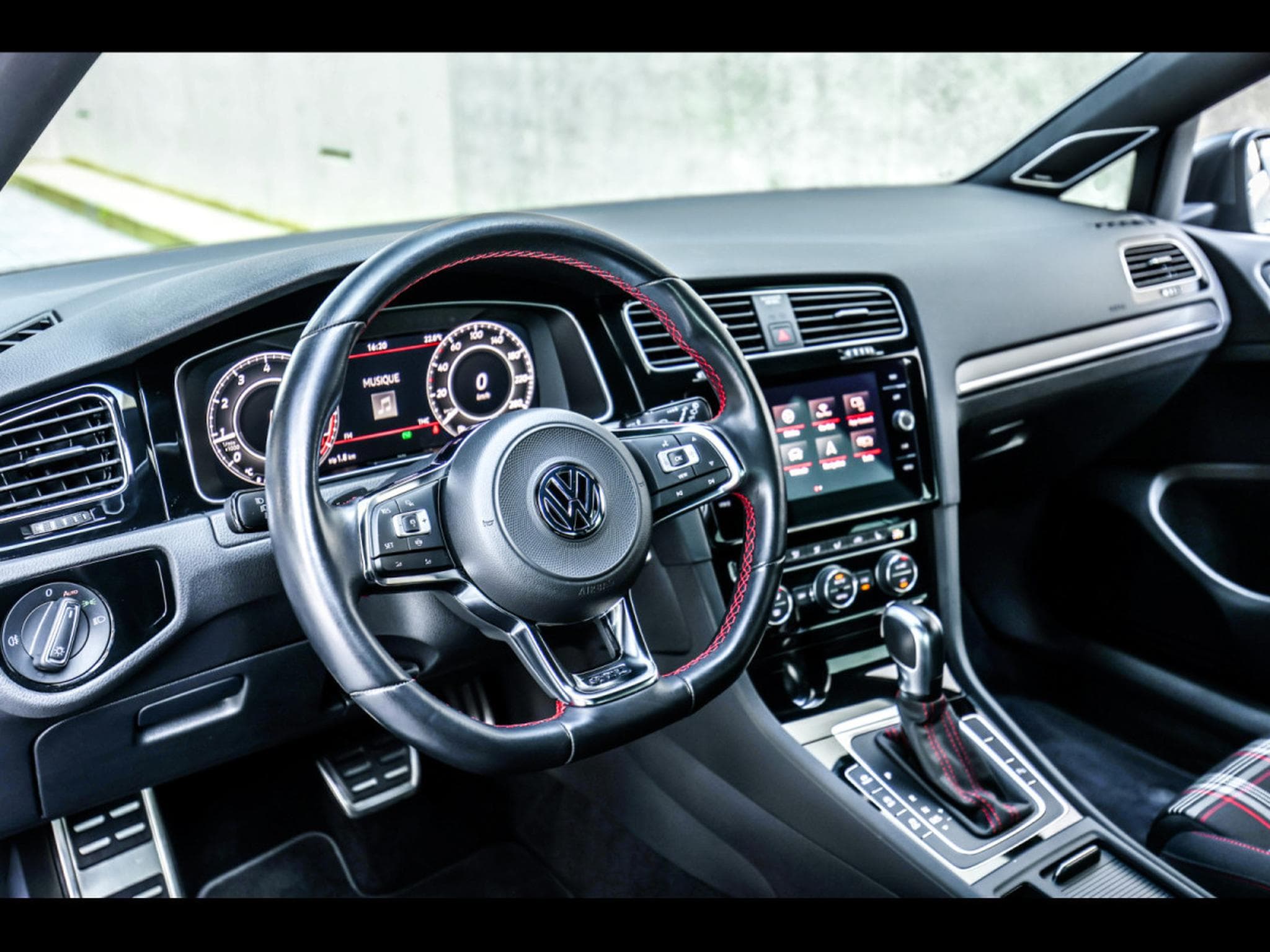 VW Golf 2.0 TSI GTI PERFORMANCE DSG7 – PACK BUSINESS PREMIUM - INDIU (2020) - Photo 9