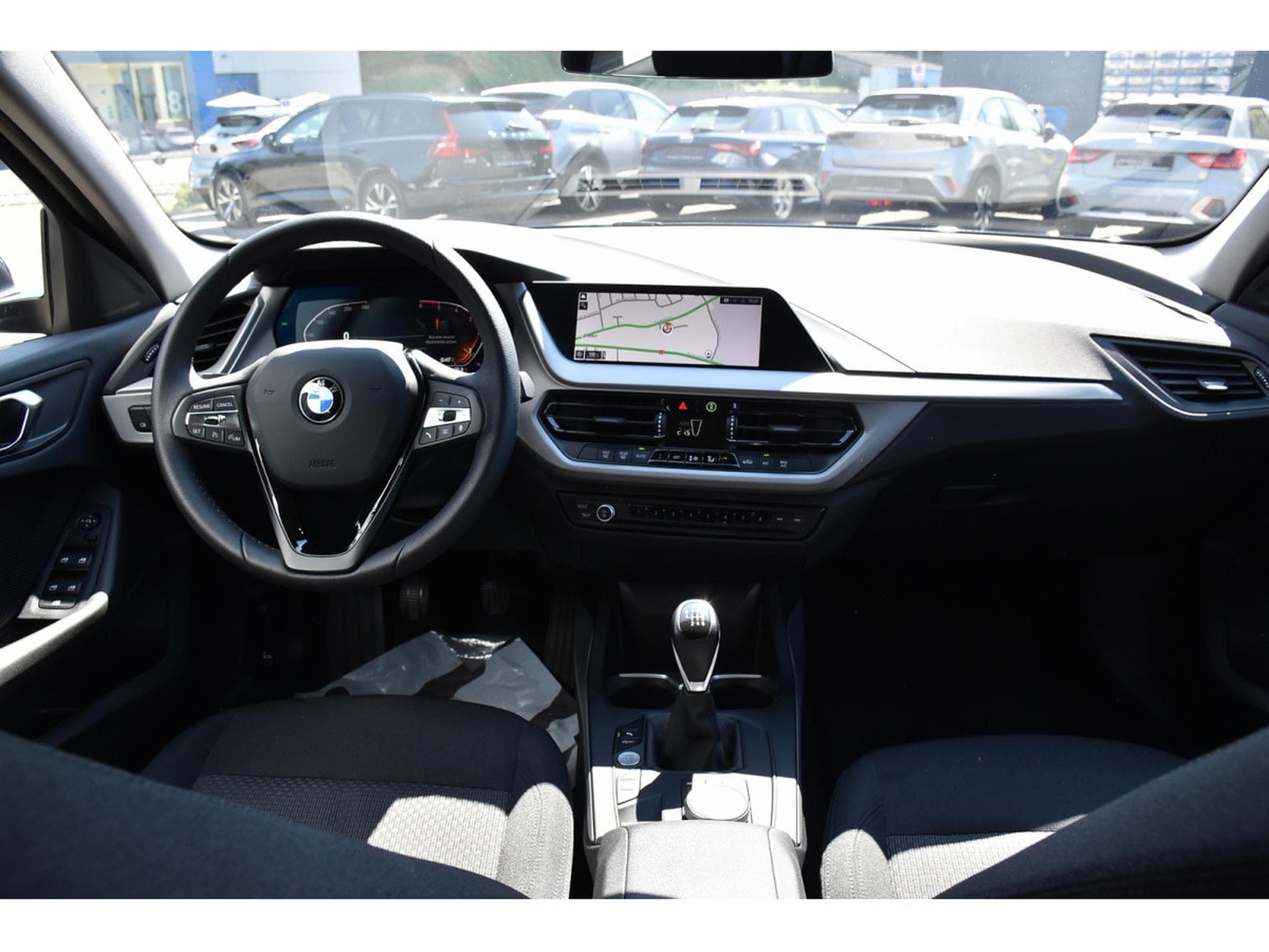 BMW 116 d REGUL GPS PDC LED 1° MAIN (2023) - Photo 9