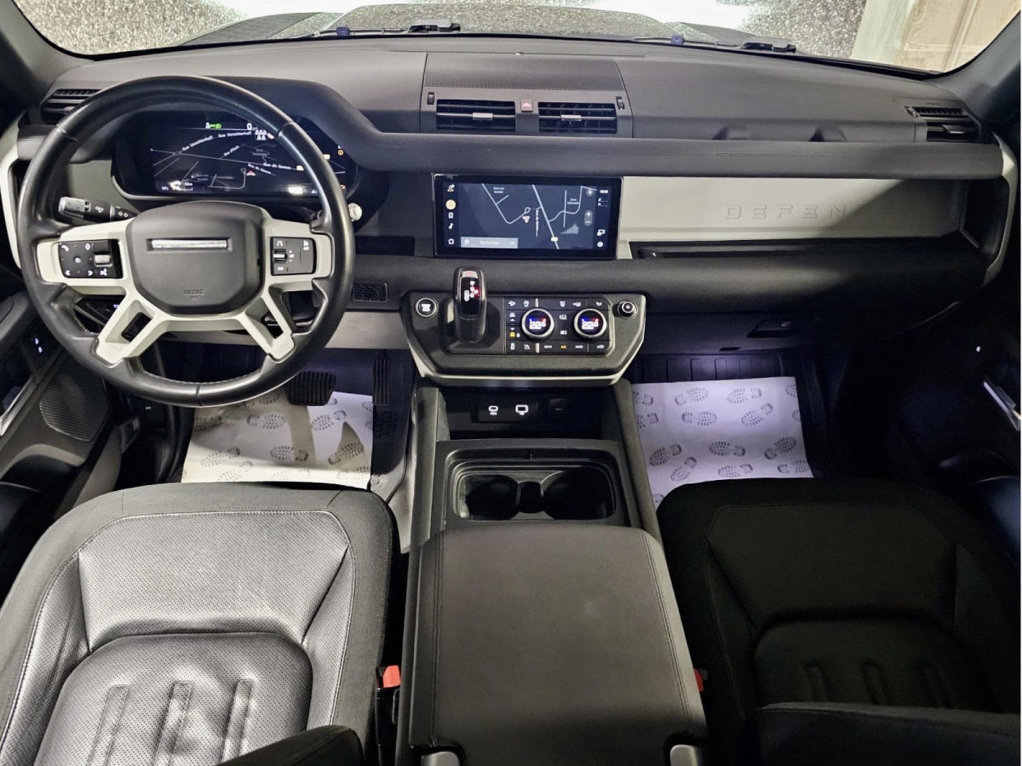 Land-Rover Defender 110 D200 S 7 SITZE CUIR NAVI (2020) - Photo 6