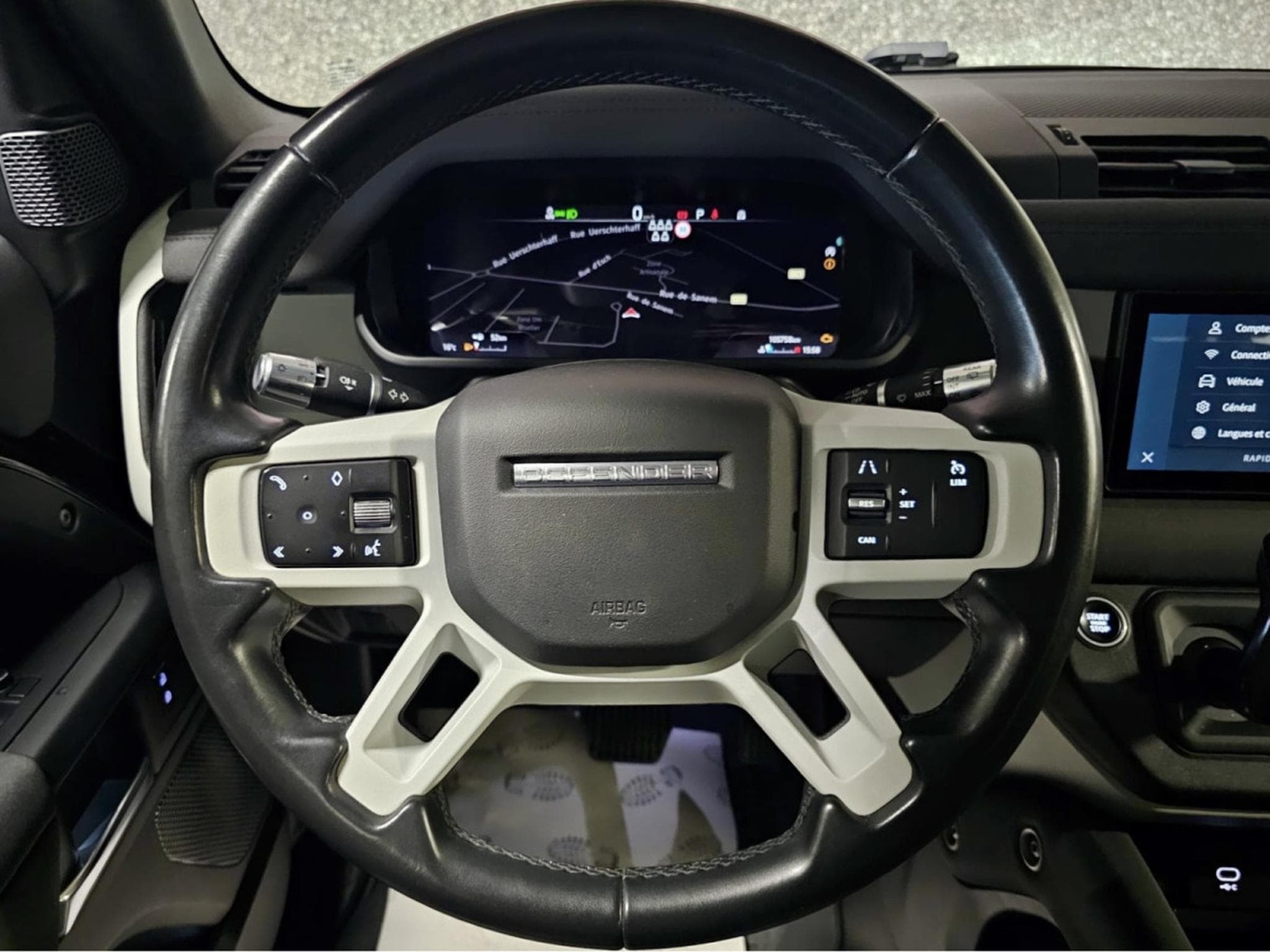 Land-Rover Defender 110 D200 S 7 SITZE CUIR NAVI (2020) - Photo 7
