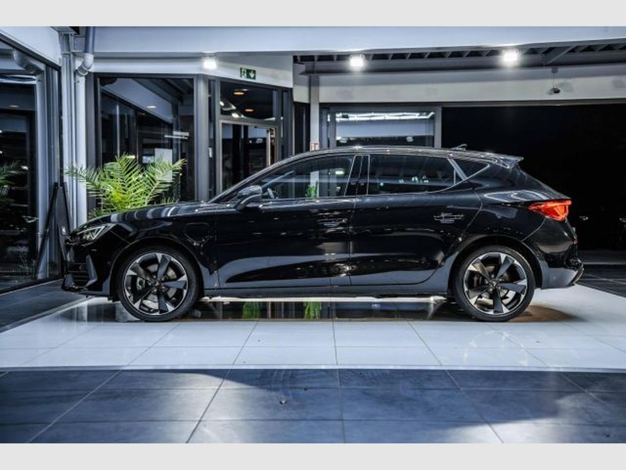 Cupra Leon Leon 1.4 e-Hybrid DSG NAVI LED Visio+ Full Link (2022) - Photo 10