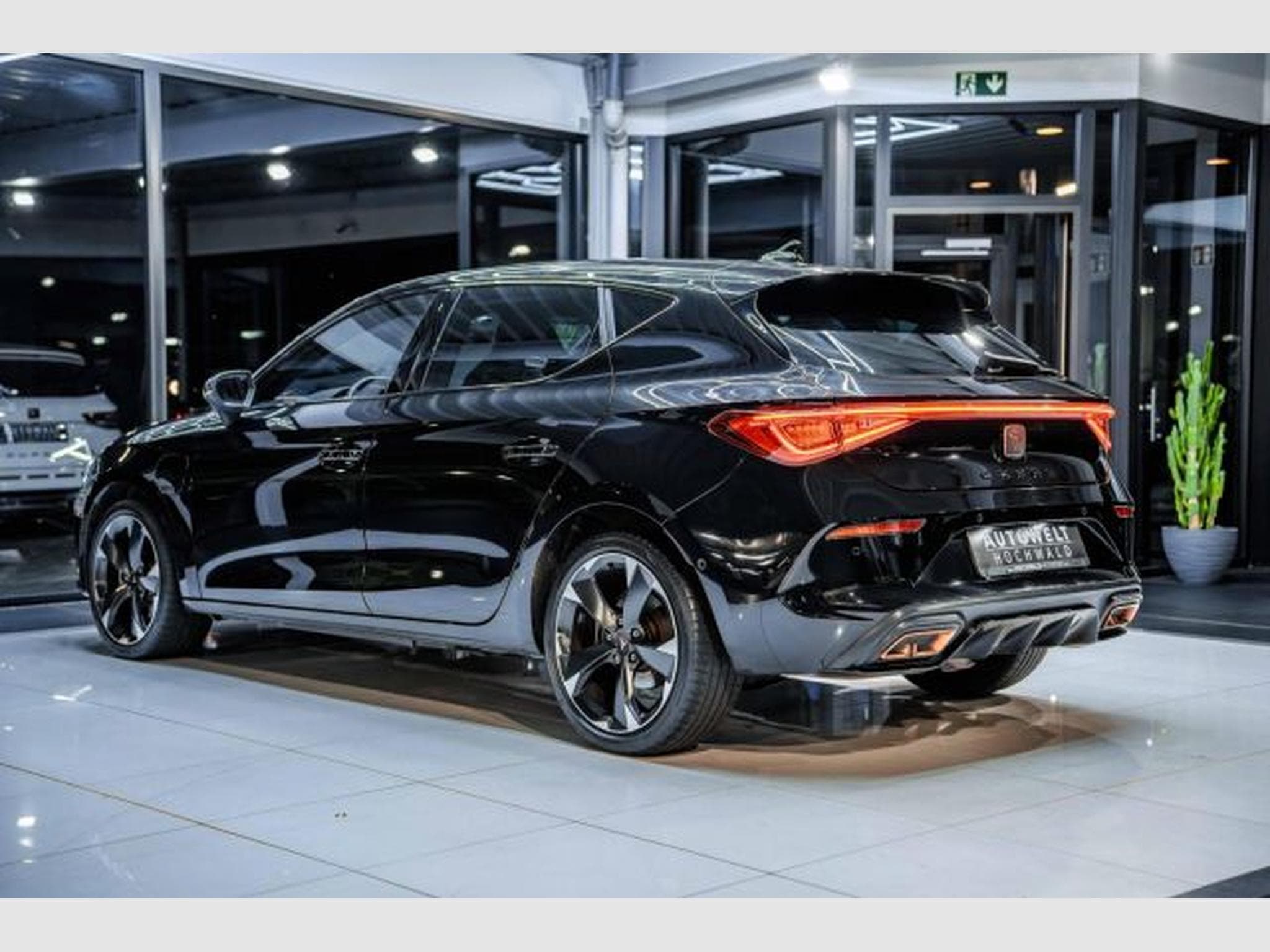 Cupra Leon Leon 1.4 e-Hybrid DSG NAVI LED Visio+ Full Link (2022) - Photo 11