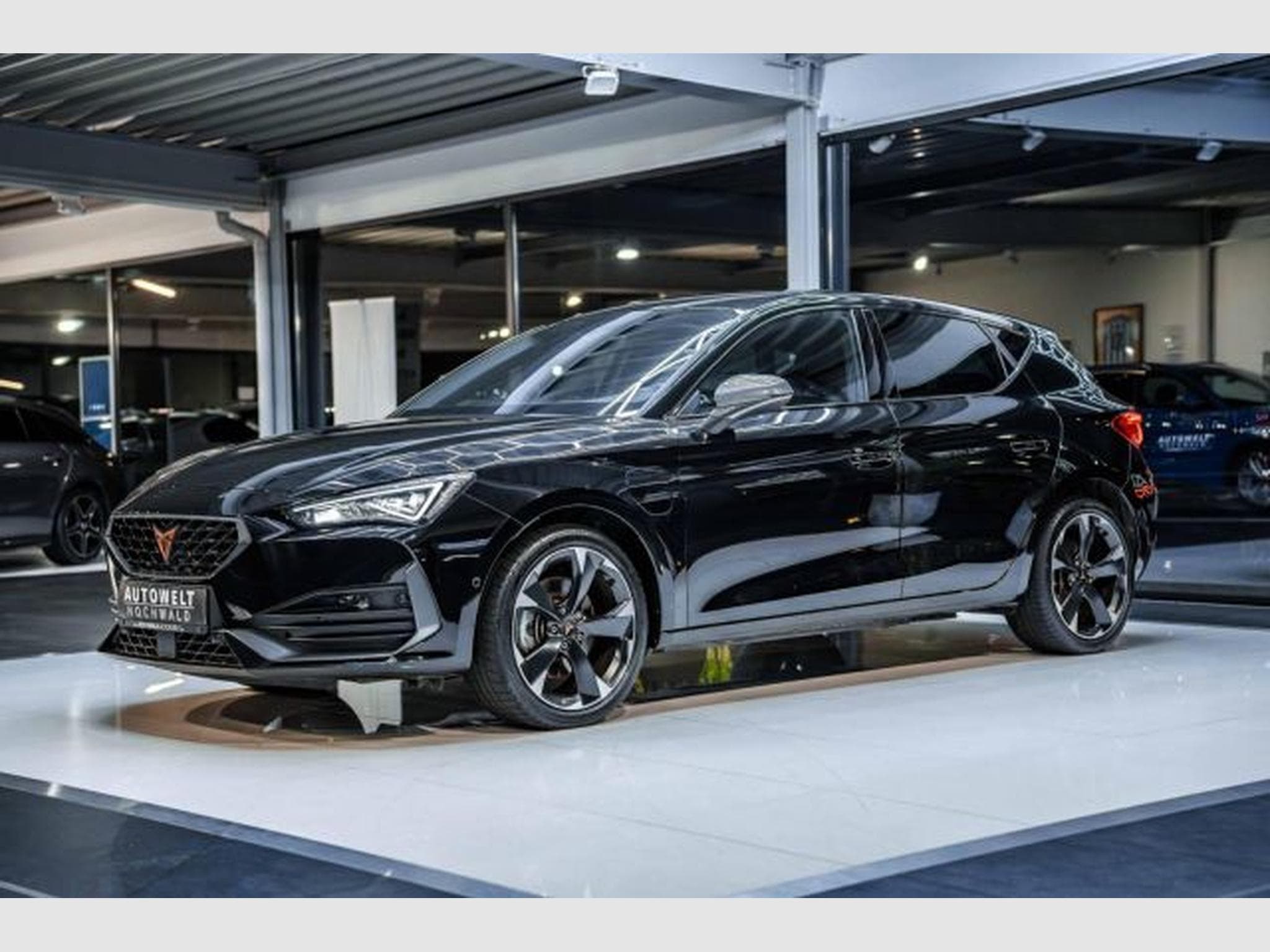 Cupra Leon Leon 1.4 e-Hybrid DSG NAVI LED Visio+ Full Link (2022) - Photo 4