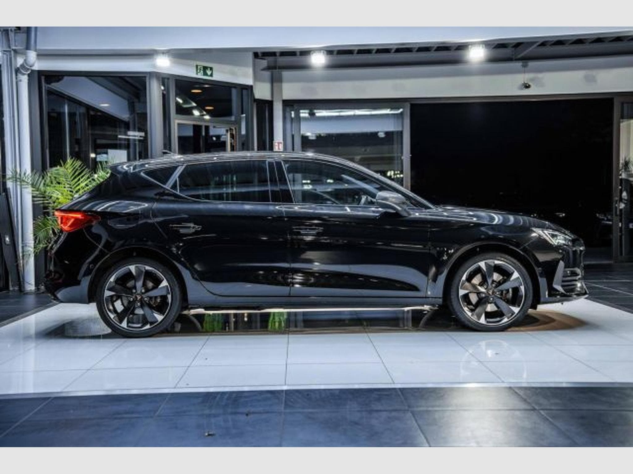 Cupra Leon Leon 1.4 e-Hybrid DSG NAVI LED Visio+ Full Link (2022) - Photo 7