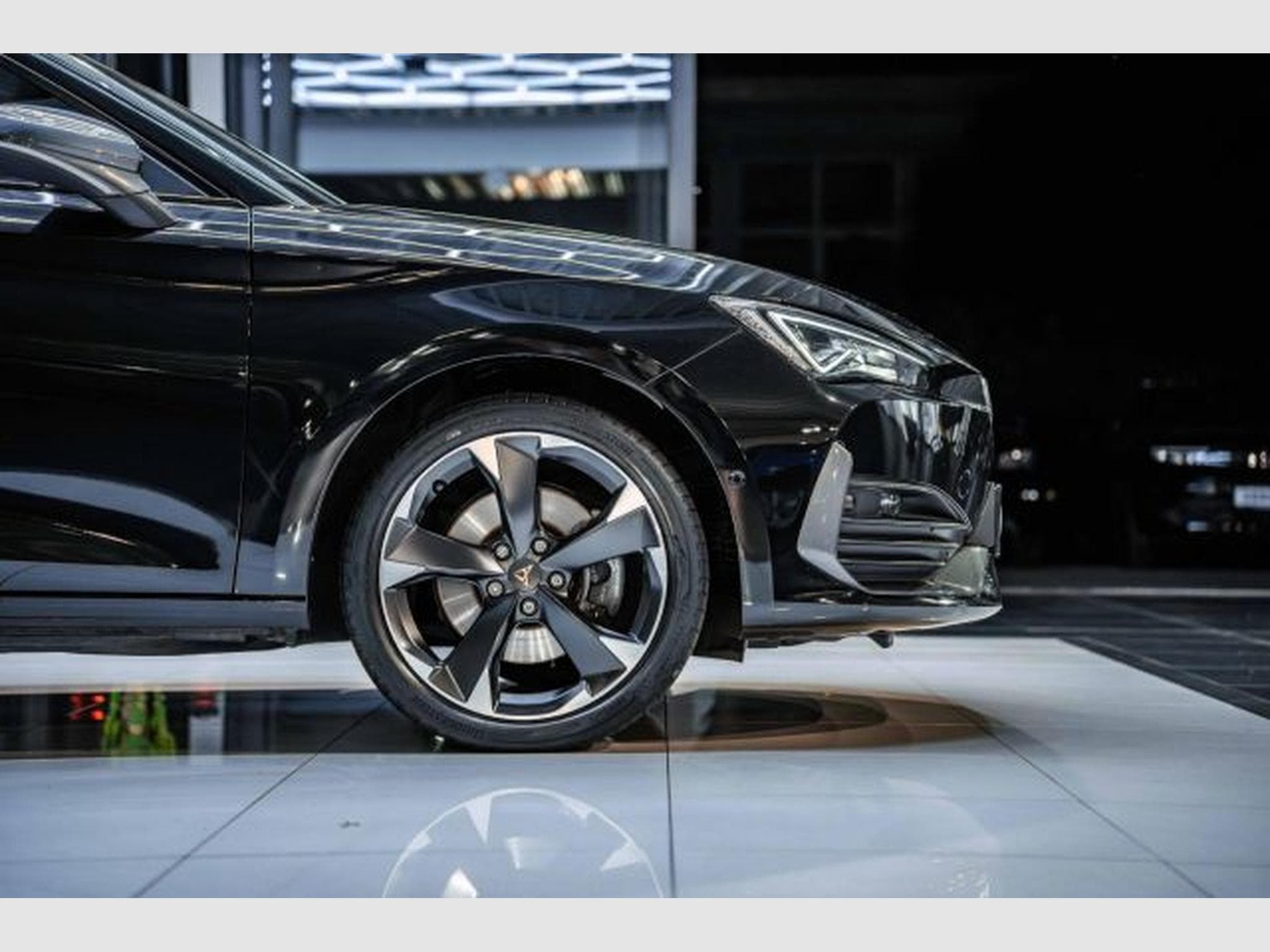 Cupra Leon Leon 1.4 e-Hybrid DSG NAVI LED Visio+ Full Link (2022) - Photo 9
